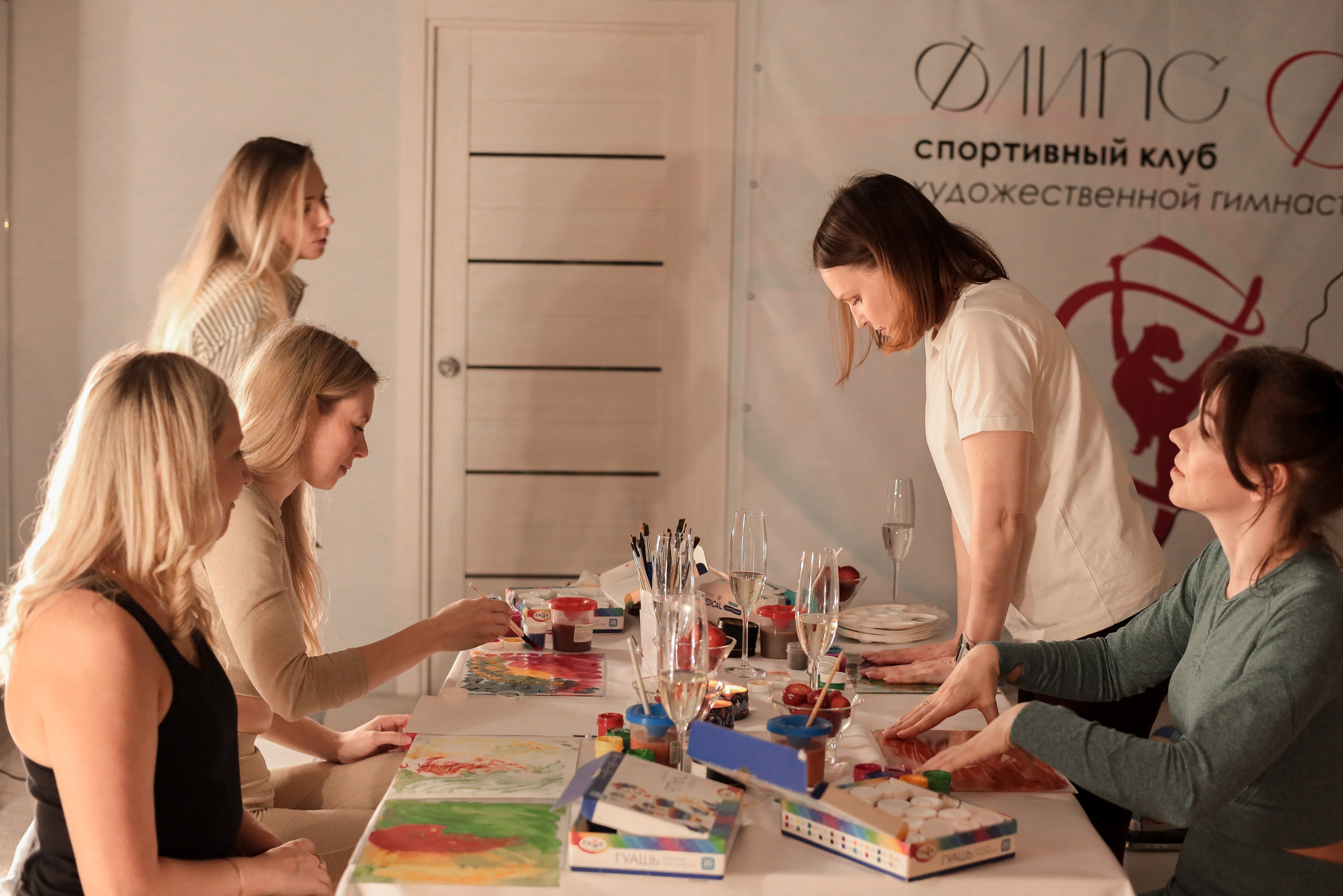 Арт-терапия + аэройога. Фотограф Надршина Лилия