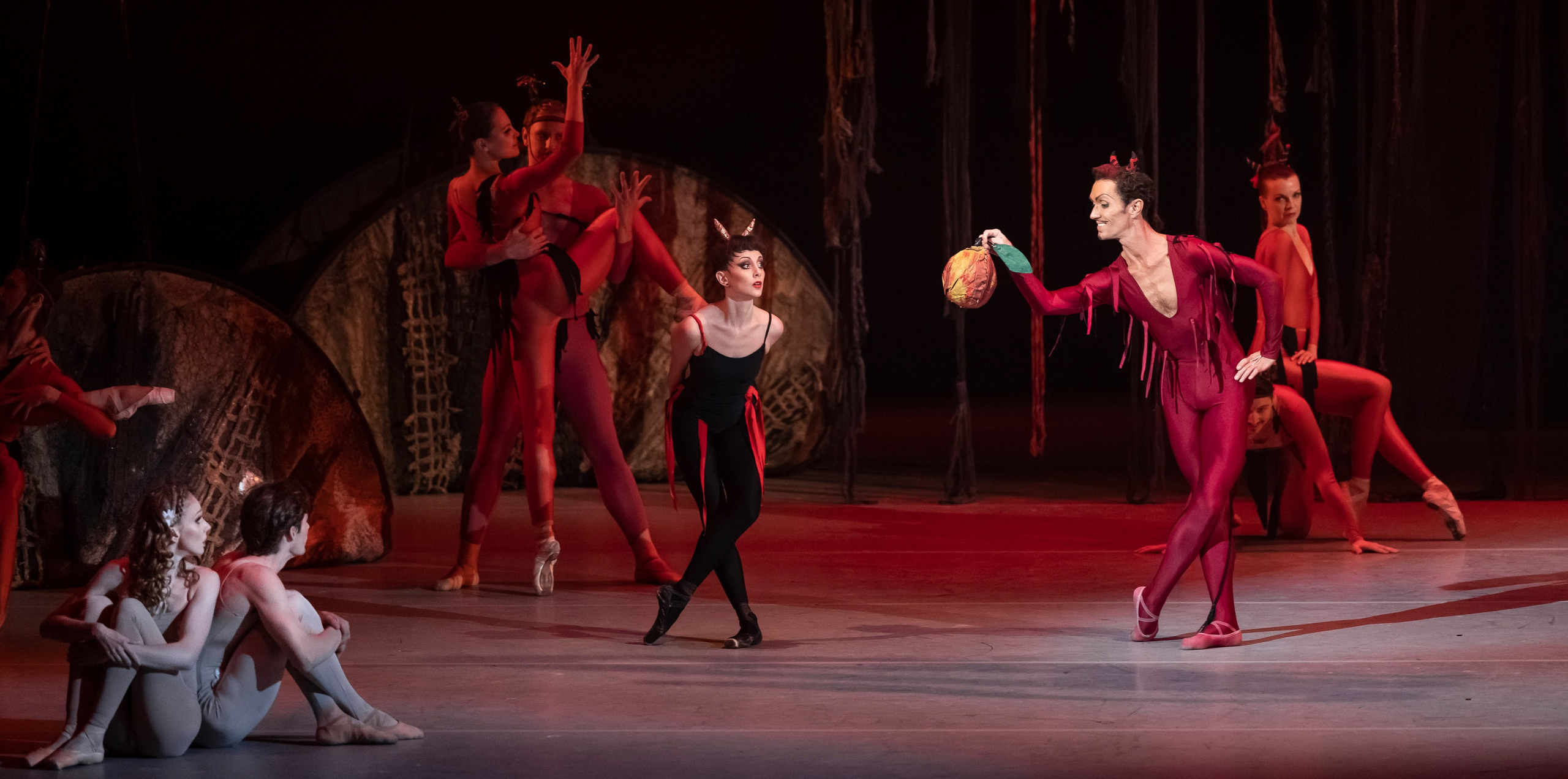 Сотворение мира. Балет Наталии Касаткиной и Владимира Василёва. Балетный фотограф Москва Майоров Николай