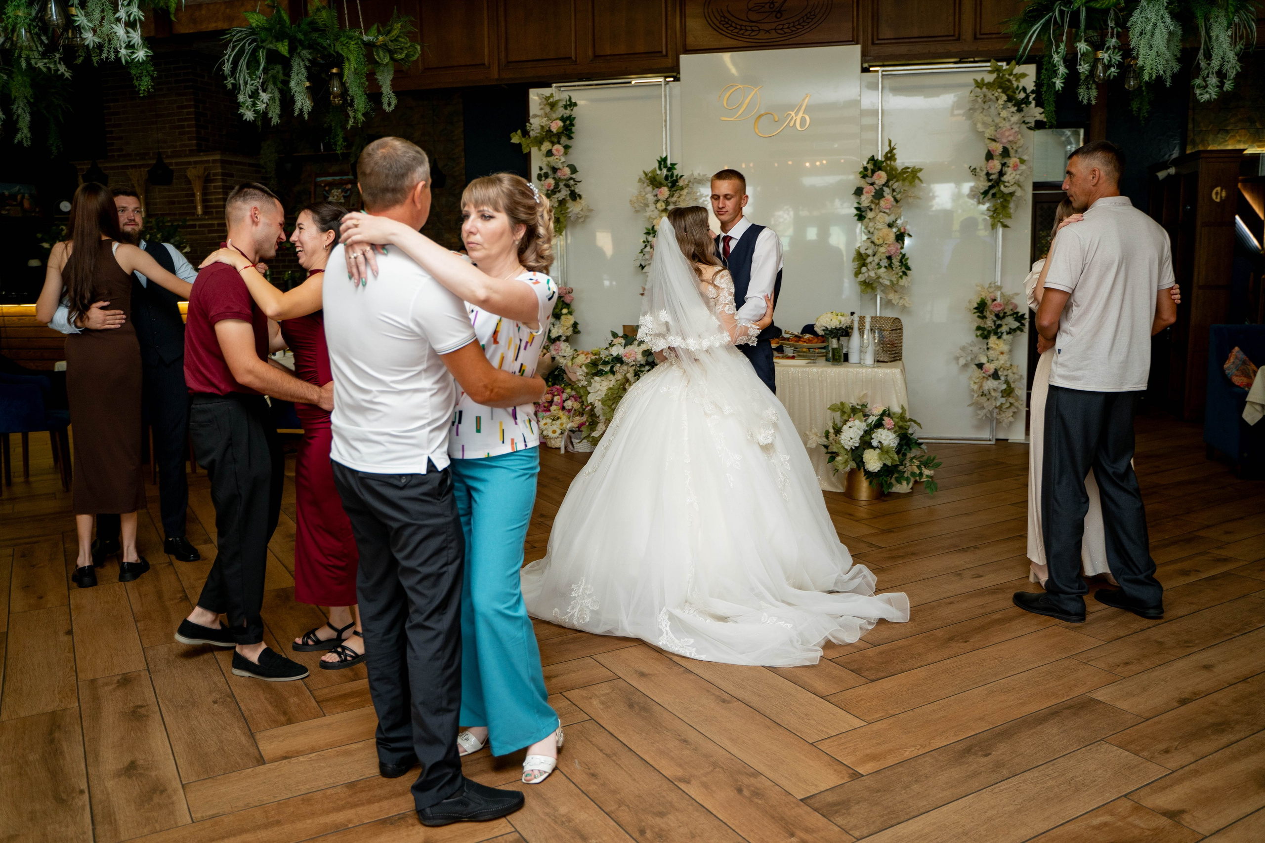 Данил и Анастасия. Видеосьемка, фотосьемка свадеб, юбилеев, утренников в Краснодарском кр