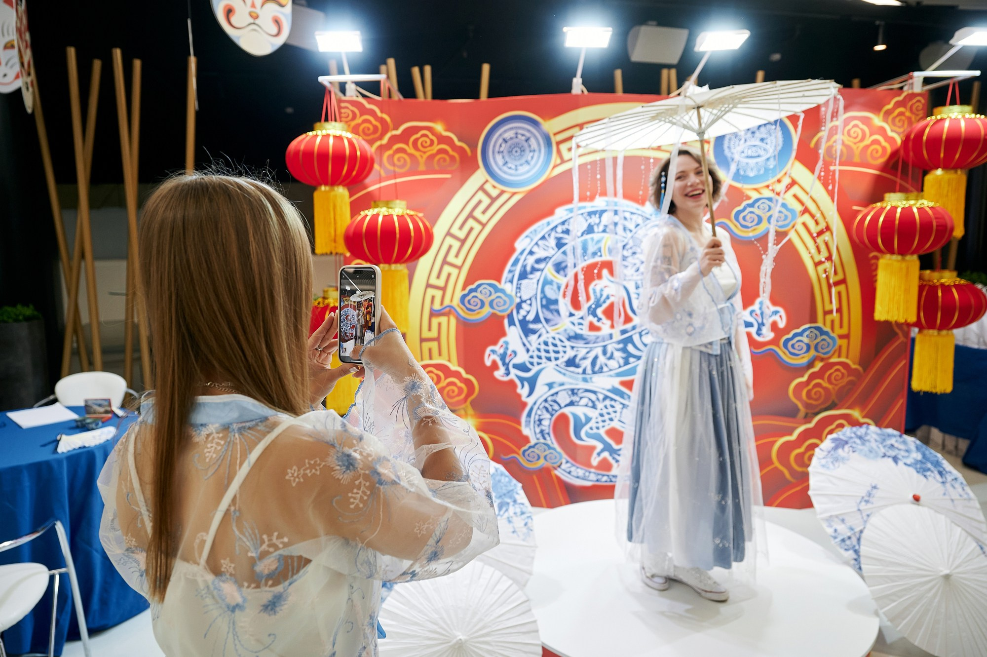 Магнит Косметик — конкурс «Золотой Магазин». Мезенцев Евгений фотограф