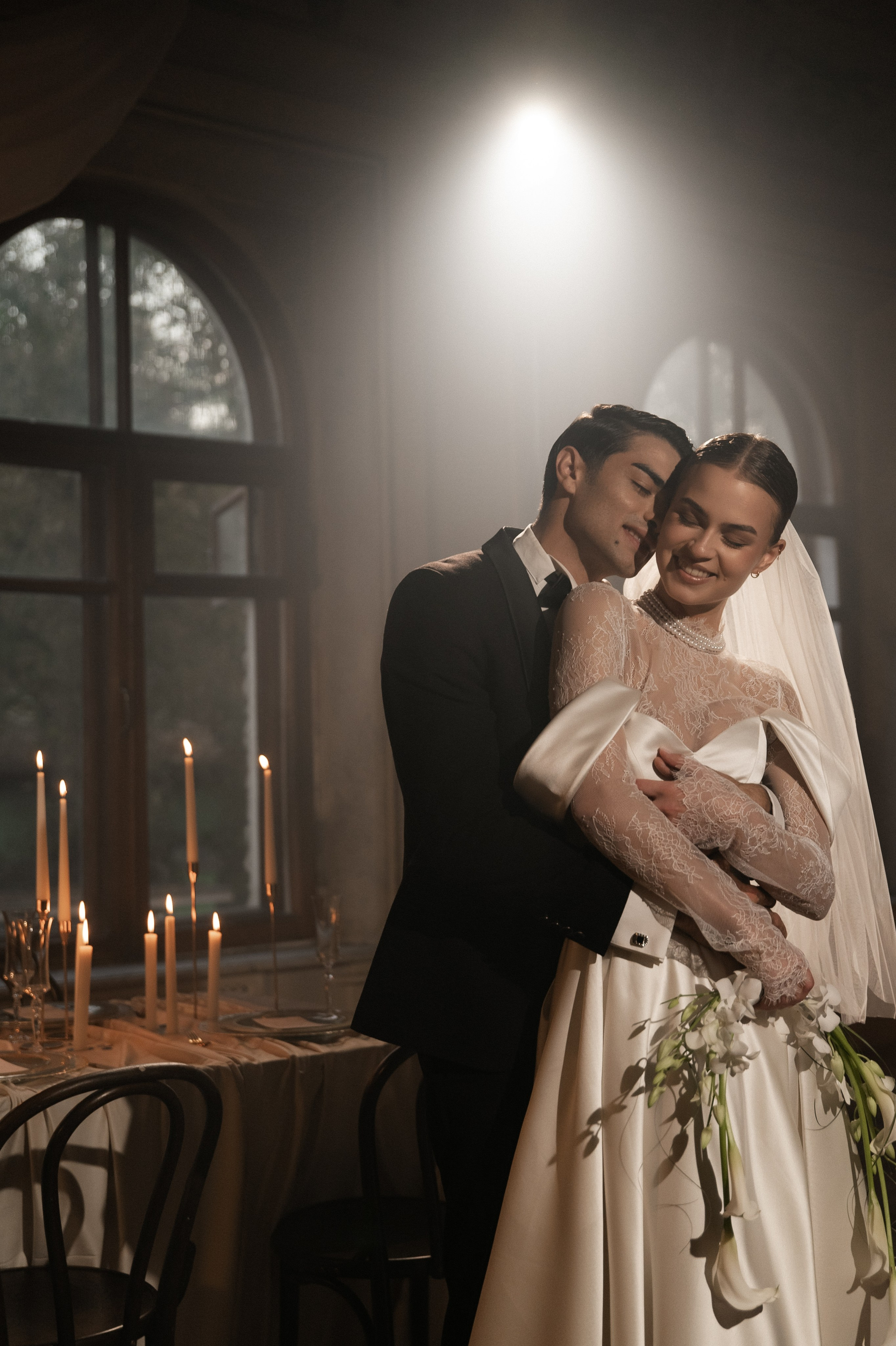 Камерный свадебный ужин при свечах в старинном особняке в фотостудии 21. Kult. Ярослава Ерина — свадебный фотограф в Москве