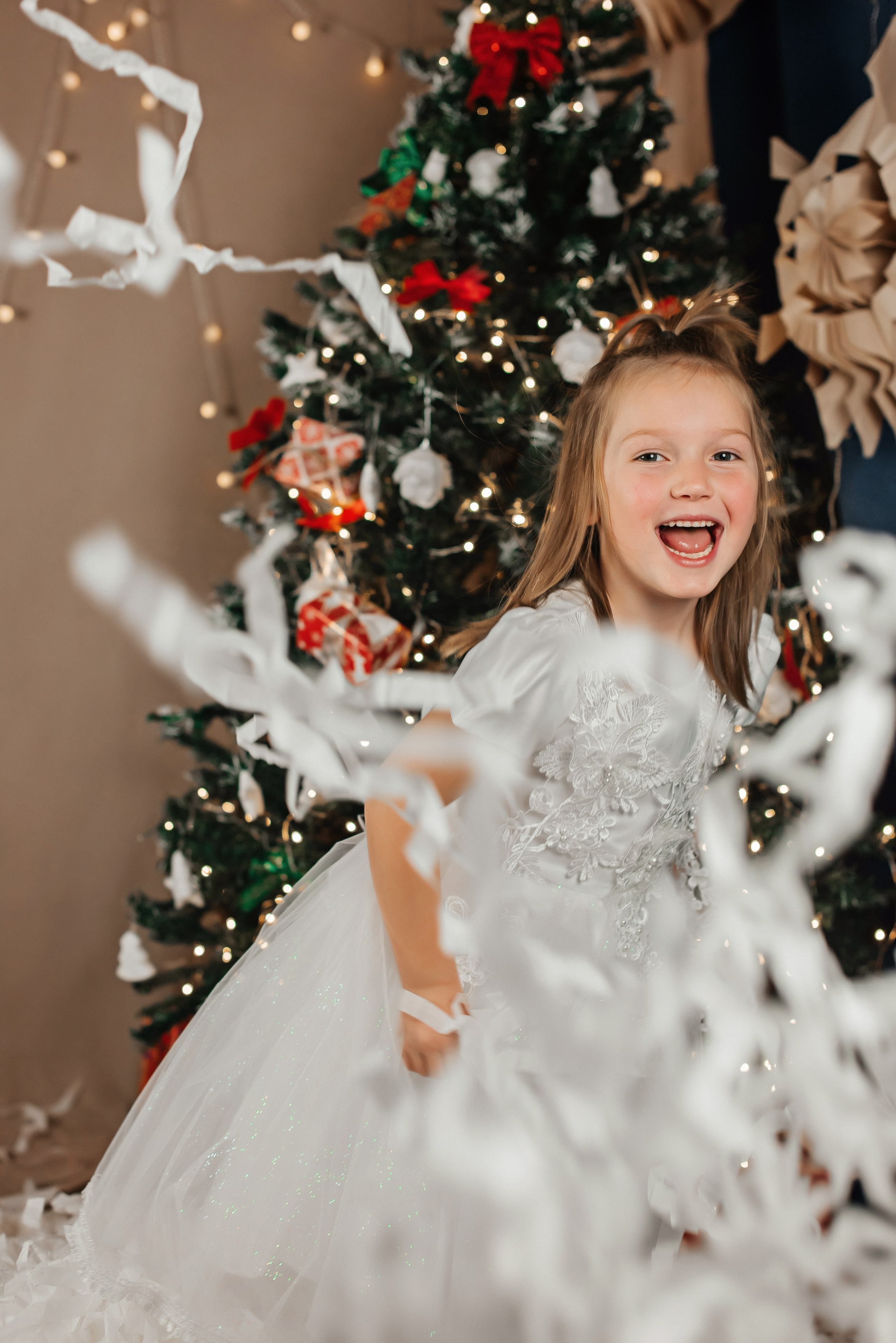 Бумажное шоу. Детский и семейный фотограф выпускной альбом Приморско-Ахтарск
