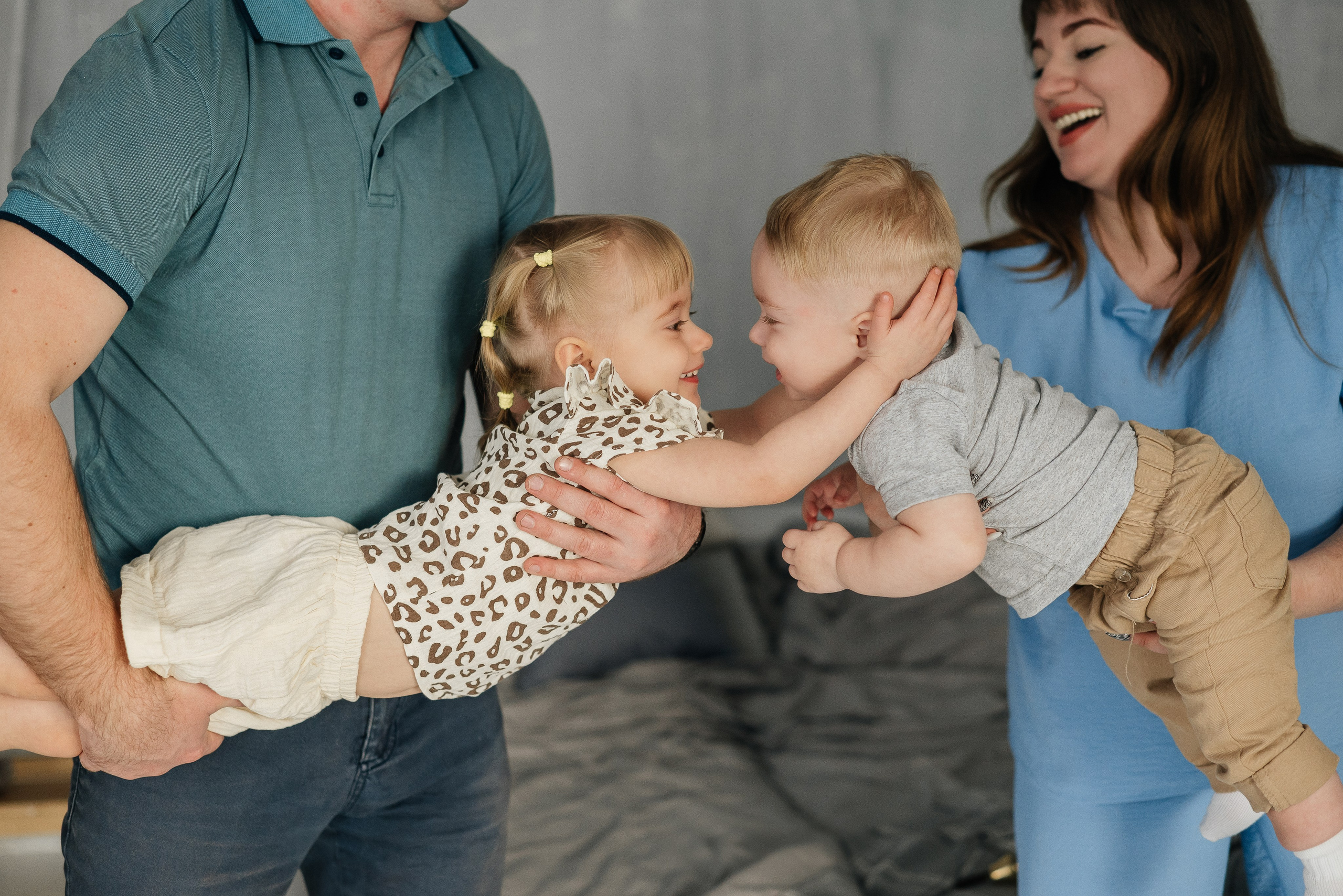 Интерьерная в студии. Свадебный, семейный и школьный фотограф в Бийске Ксения Мамаева