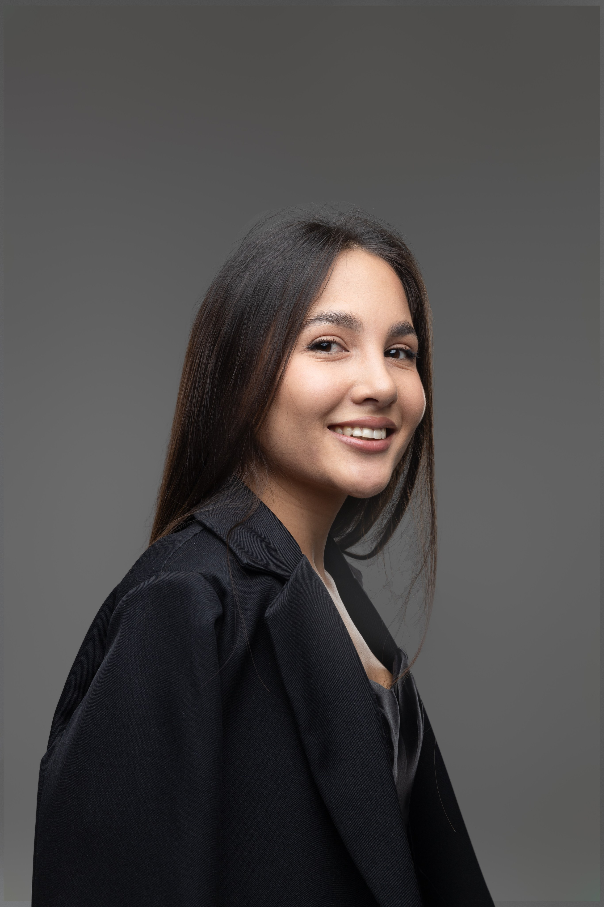 Портрет девушки менеджера для сайта