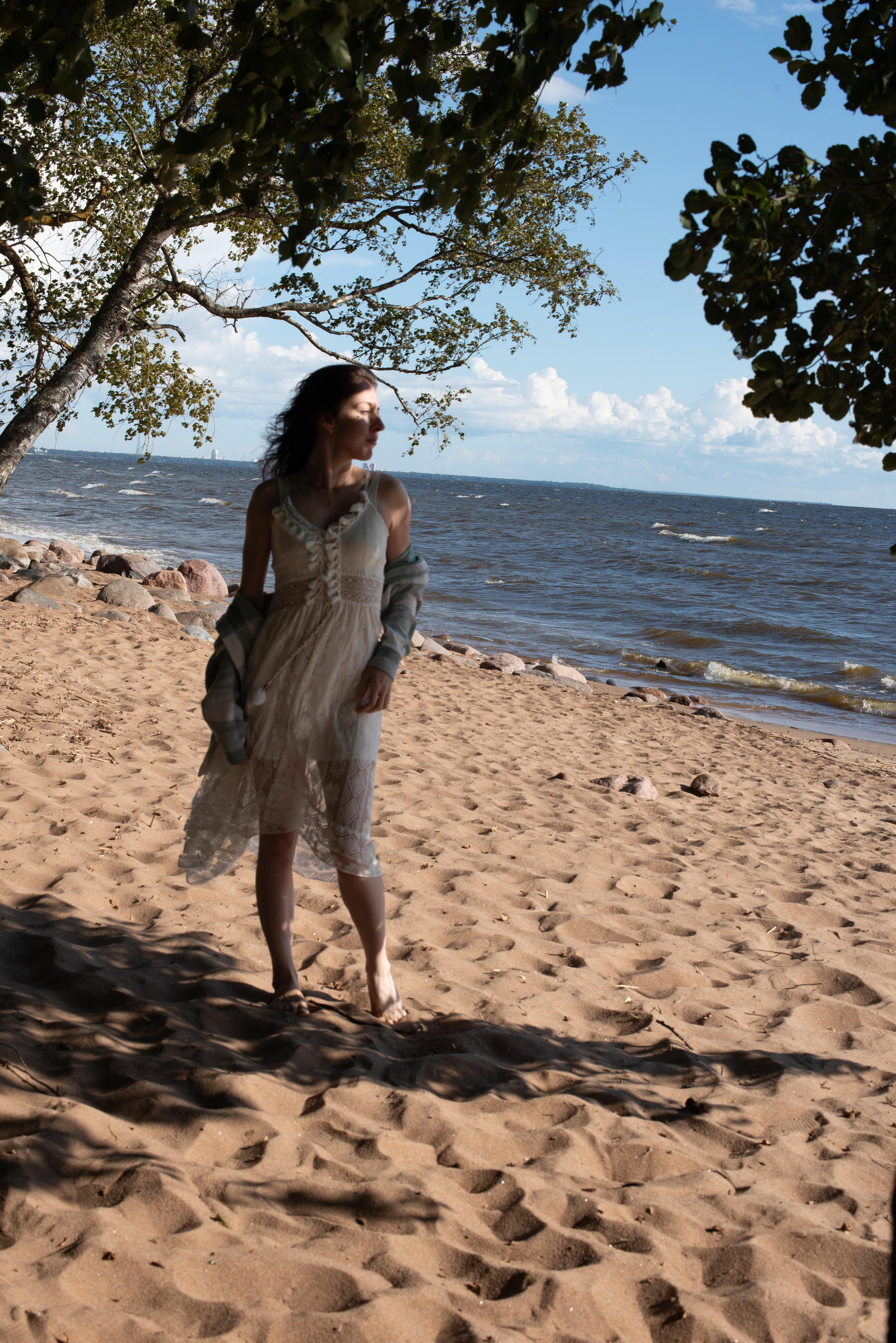 Галя на берегу финского залива. Фотограф в СПБ Светлана Князева