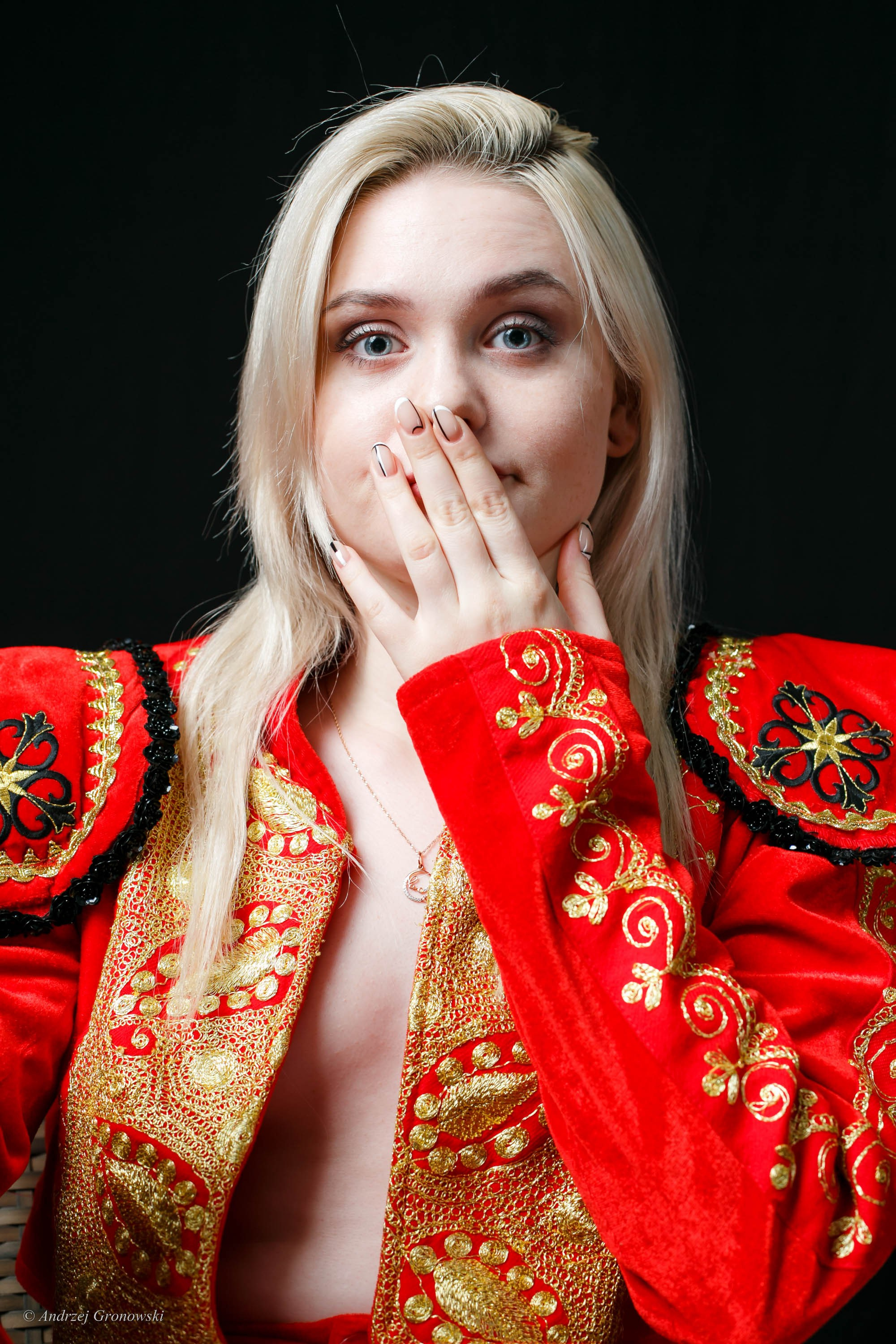 Rina/студия. A. Гроновски —Портретный женский фотограф в Калининграде| Портреты, НЮ, Репортажи