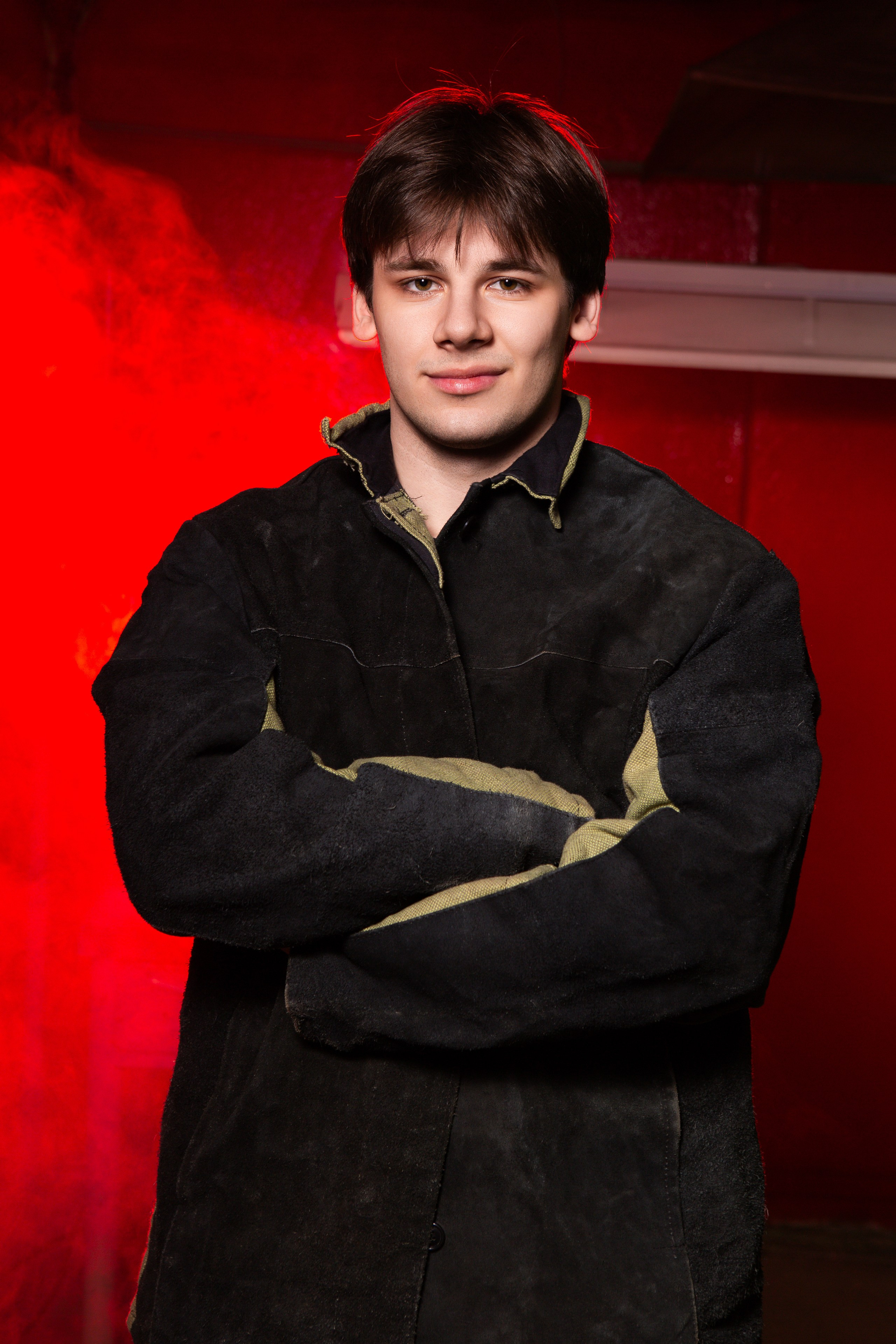 Портретная Фотосессия в Цеху для Выпускников Сварщиков | Твой Альбом Мценск. ТВОЙ АЛЬБОМ / ТВОИ ПРАВИЛА