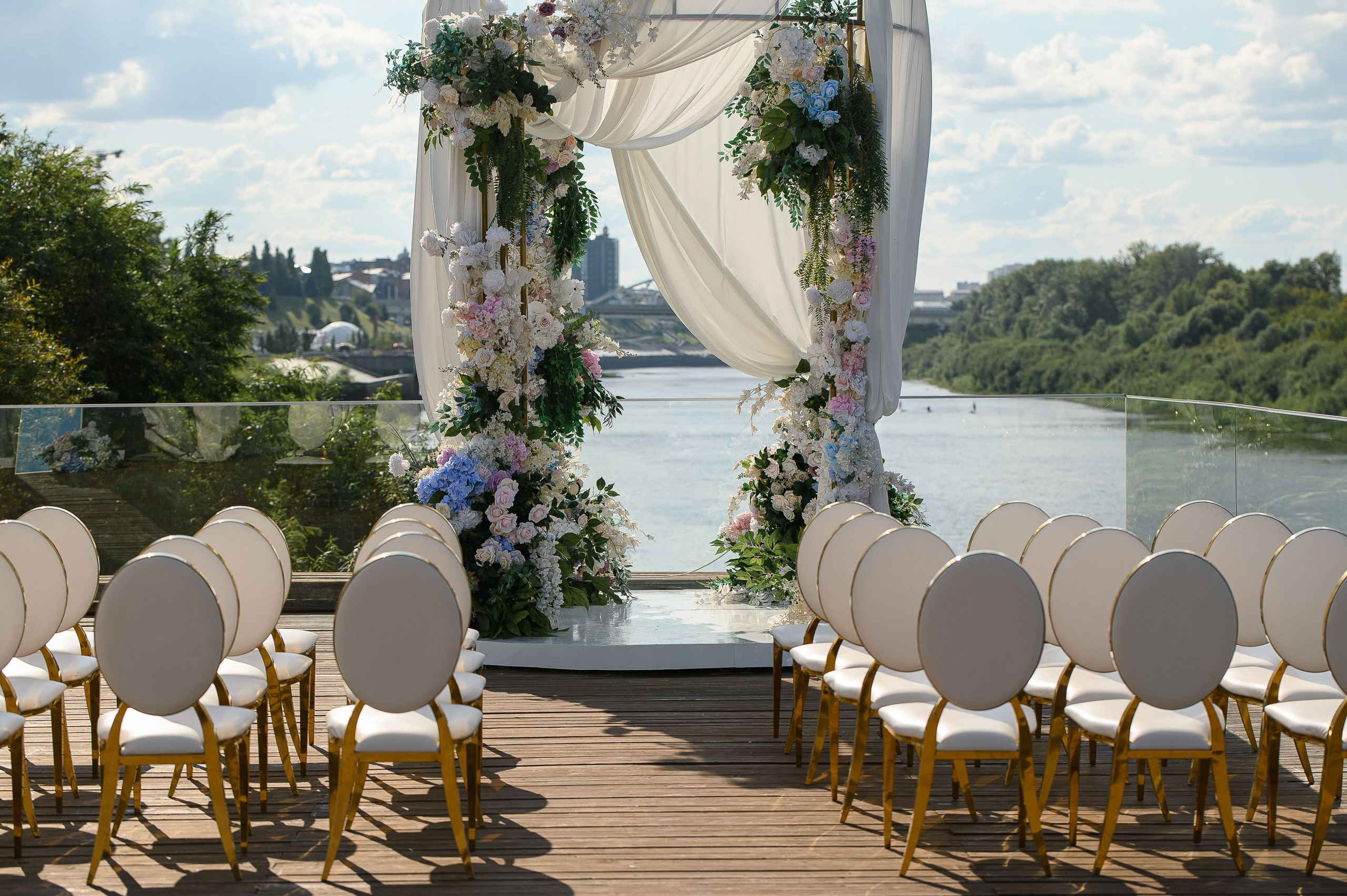 Одним солнечным днем на берегу реки. Евгений Нисковских — свадебный и репортажный фотограф в Тюмени