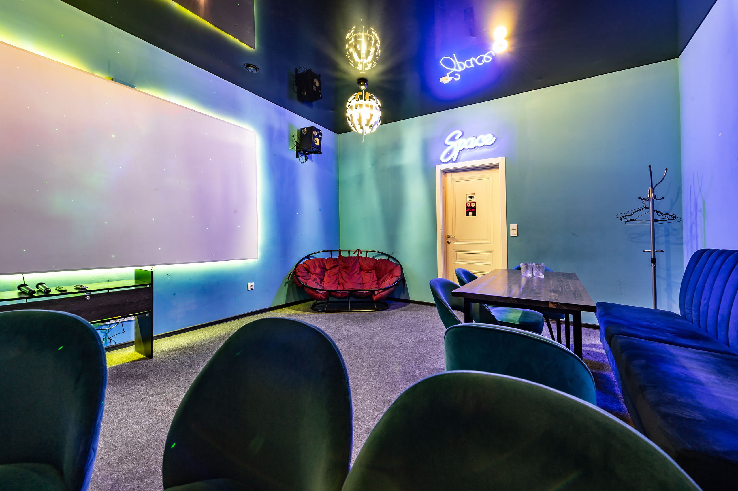 Космос. Аренда лофта в СПб для мероприятий