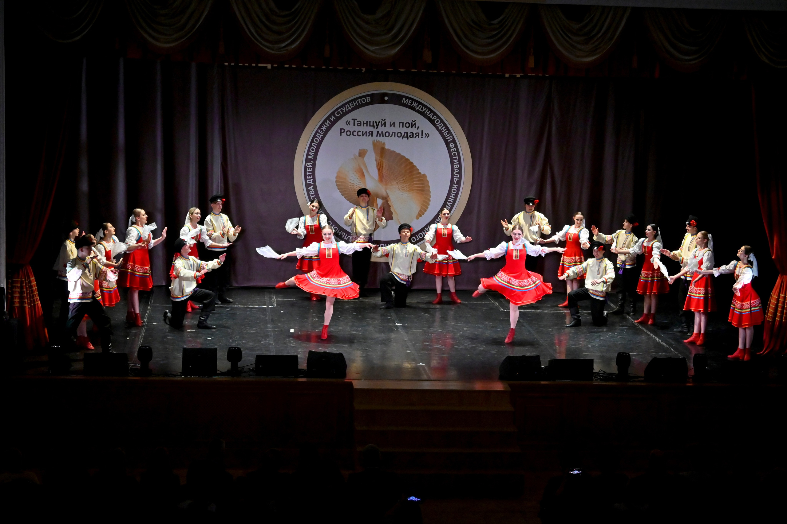 Гала-концерт. Танцуй и пой, Россия Молодая! 22.04.2024. Профессиональный фотограф в Москве Алёна Котова