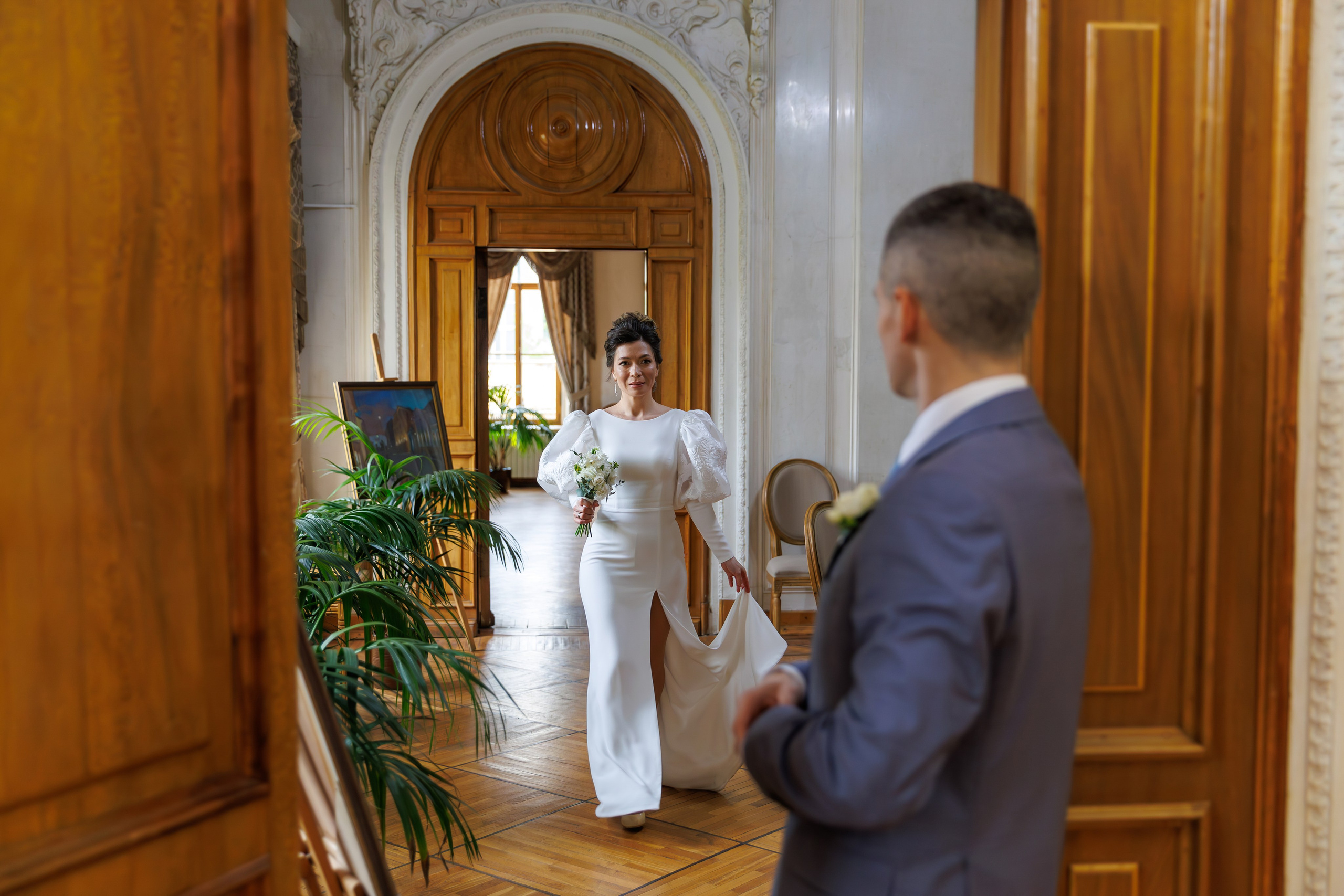 Свадебная фотосессия в библиотеке читальне им Пушкина. Свадебный фотограф Москва и МО Сергей Киржаев