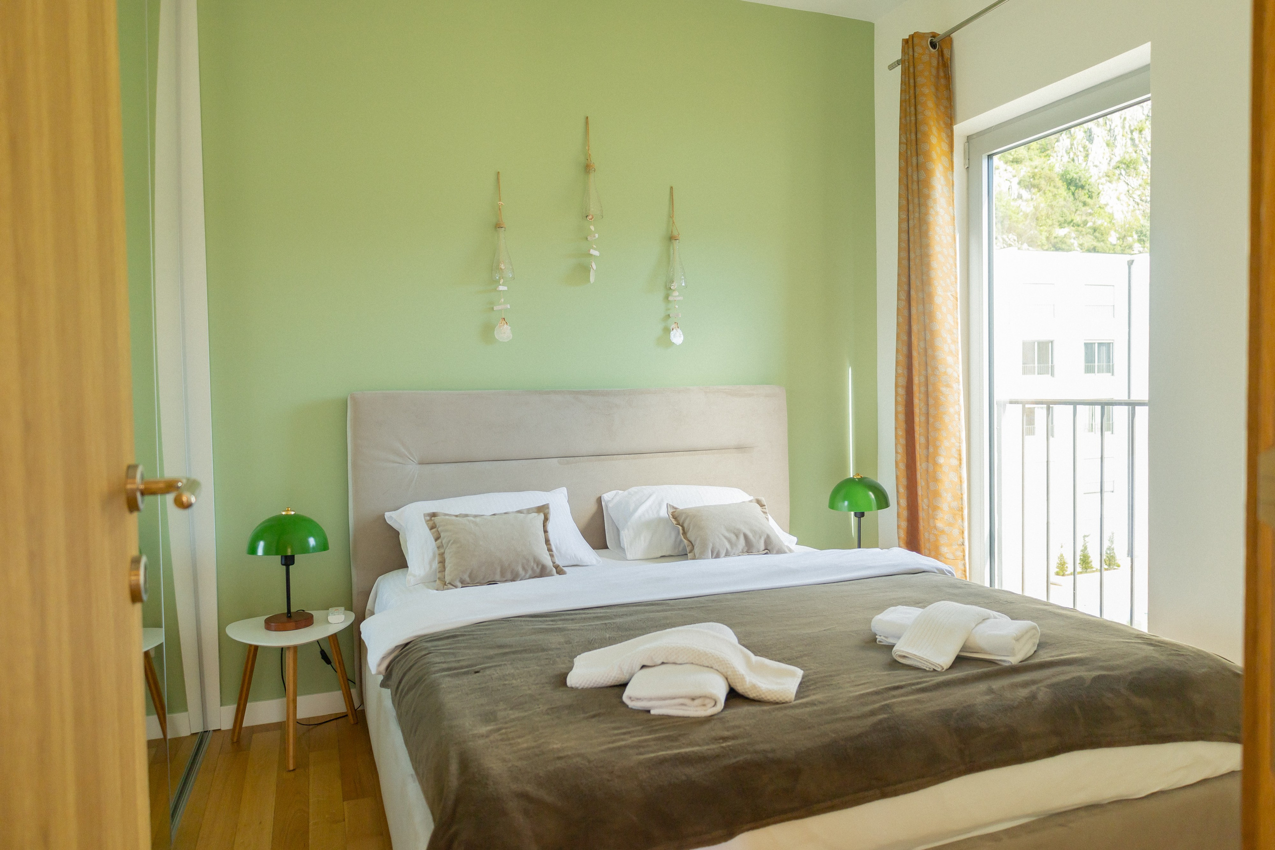 Private apartment for airbnb rent. Fotograf u Crnoj Gori-porodično fotografisanje sa djecom, lovestory, nekretnine