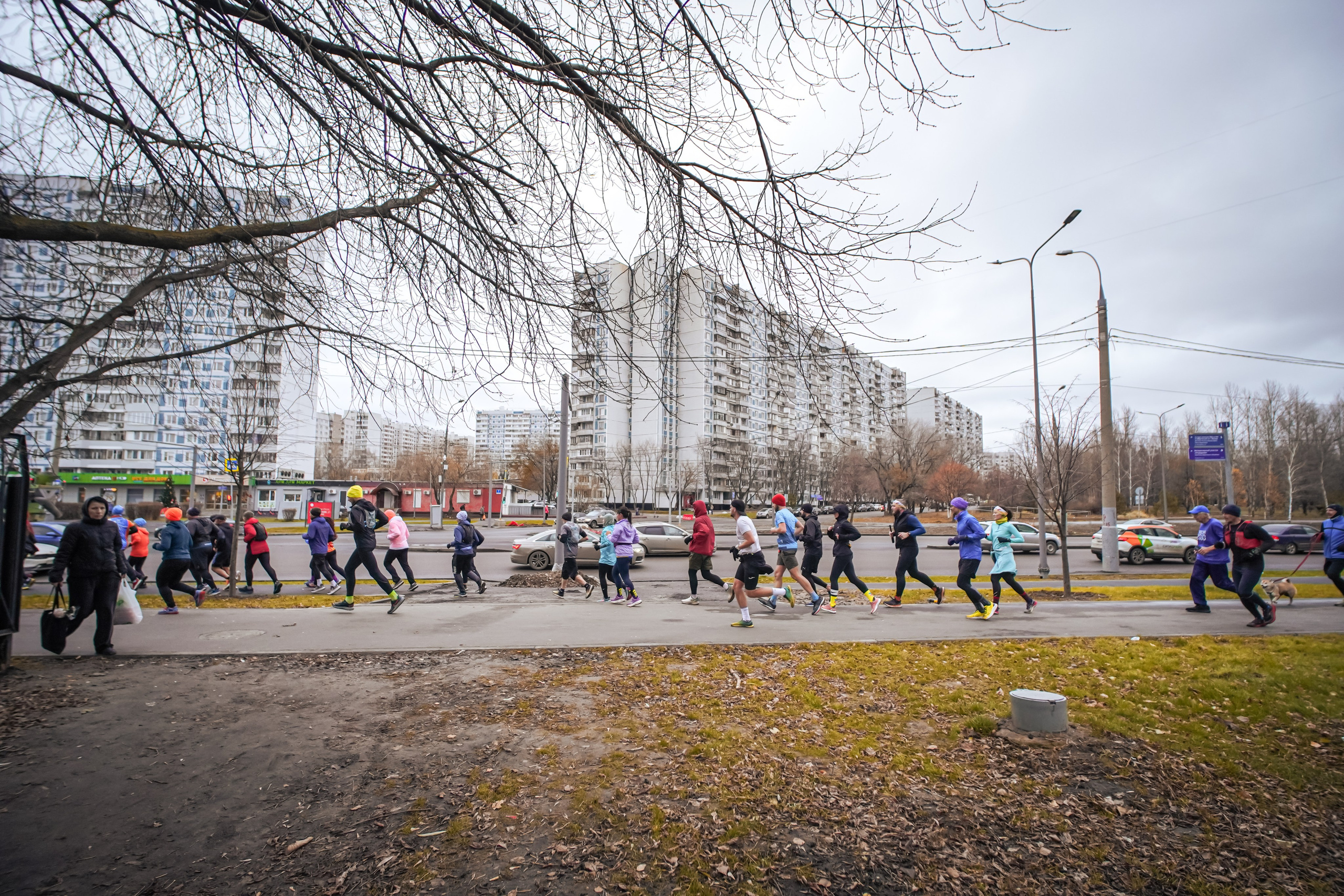 #марафонудома #яuzarun 2024 2-я петля, группа 6:30. Роман Капилюшов. Бег. Фото. Видео. г. Люберцы