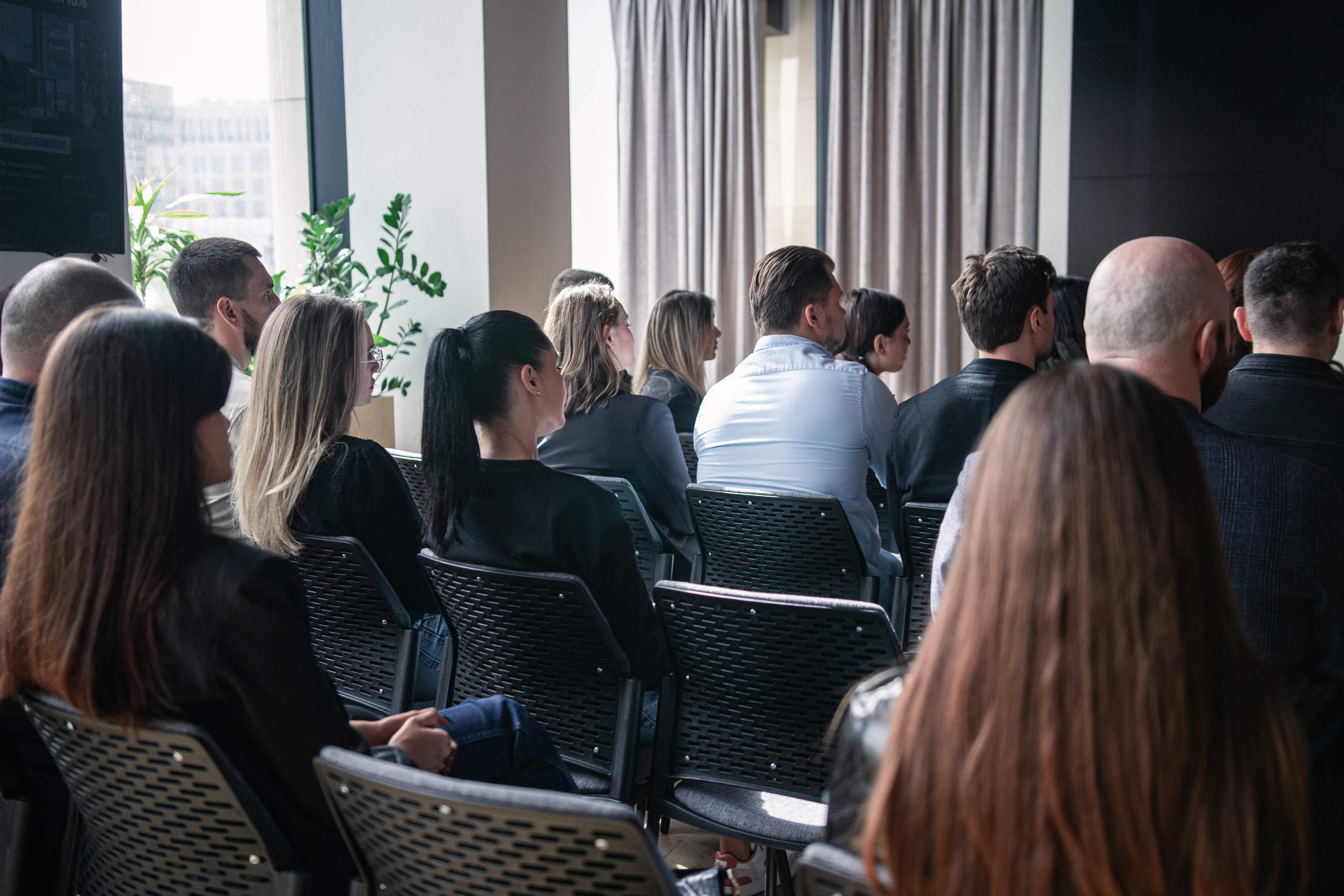 Планерка компании недвижимости. Фотограф Москва — личные фотосессии, лавстори в студии
