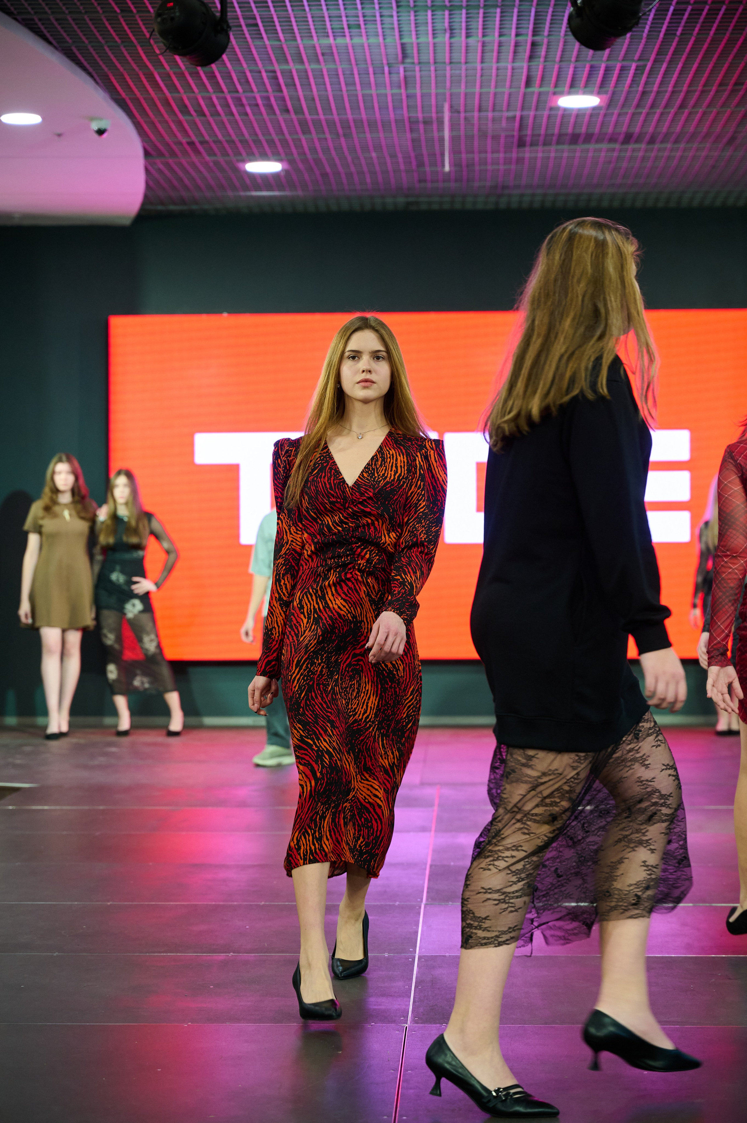 Показ Global Russian Models. Фотограф Универсал в Новосибирске