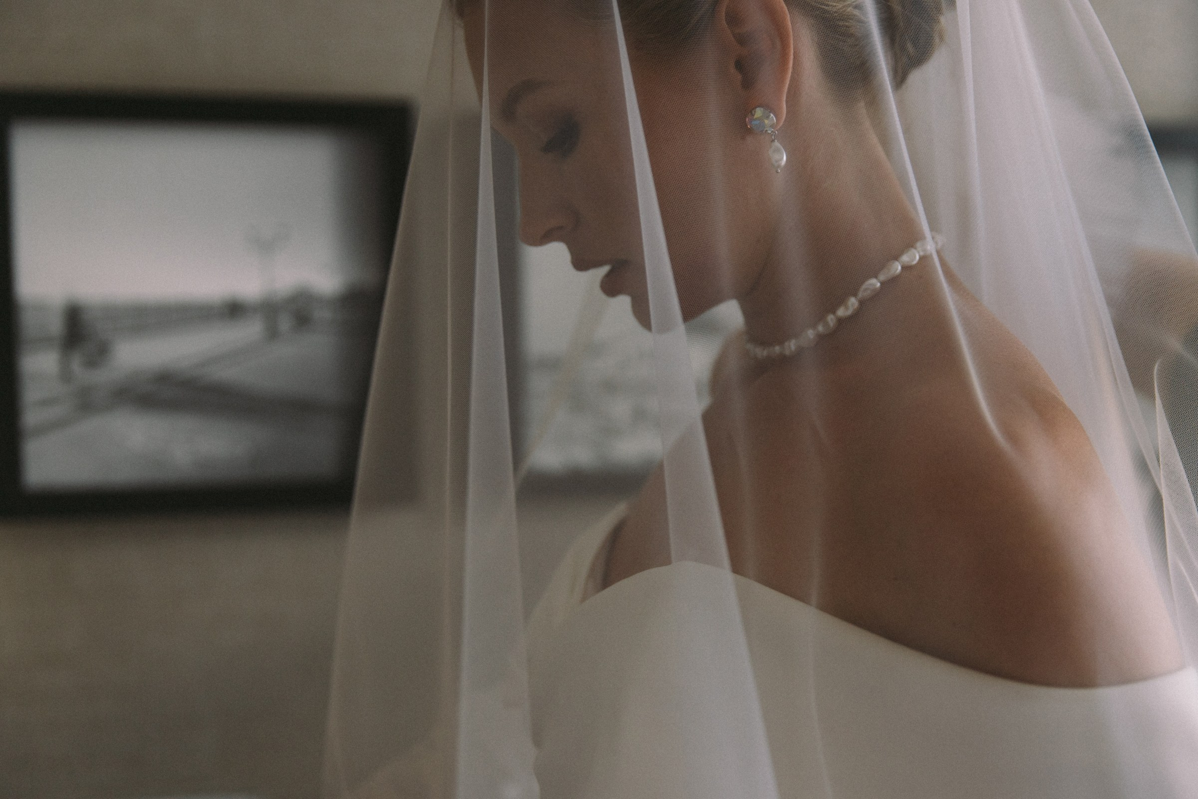 Свадебный день для двоих: сборы невесты в пятизвёздочном отеле и прогулкой пары в горах Красной поляны. Свадебный, репортажный и портретный фотограф Сочи, Краснодар. Александра Зайцева