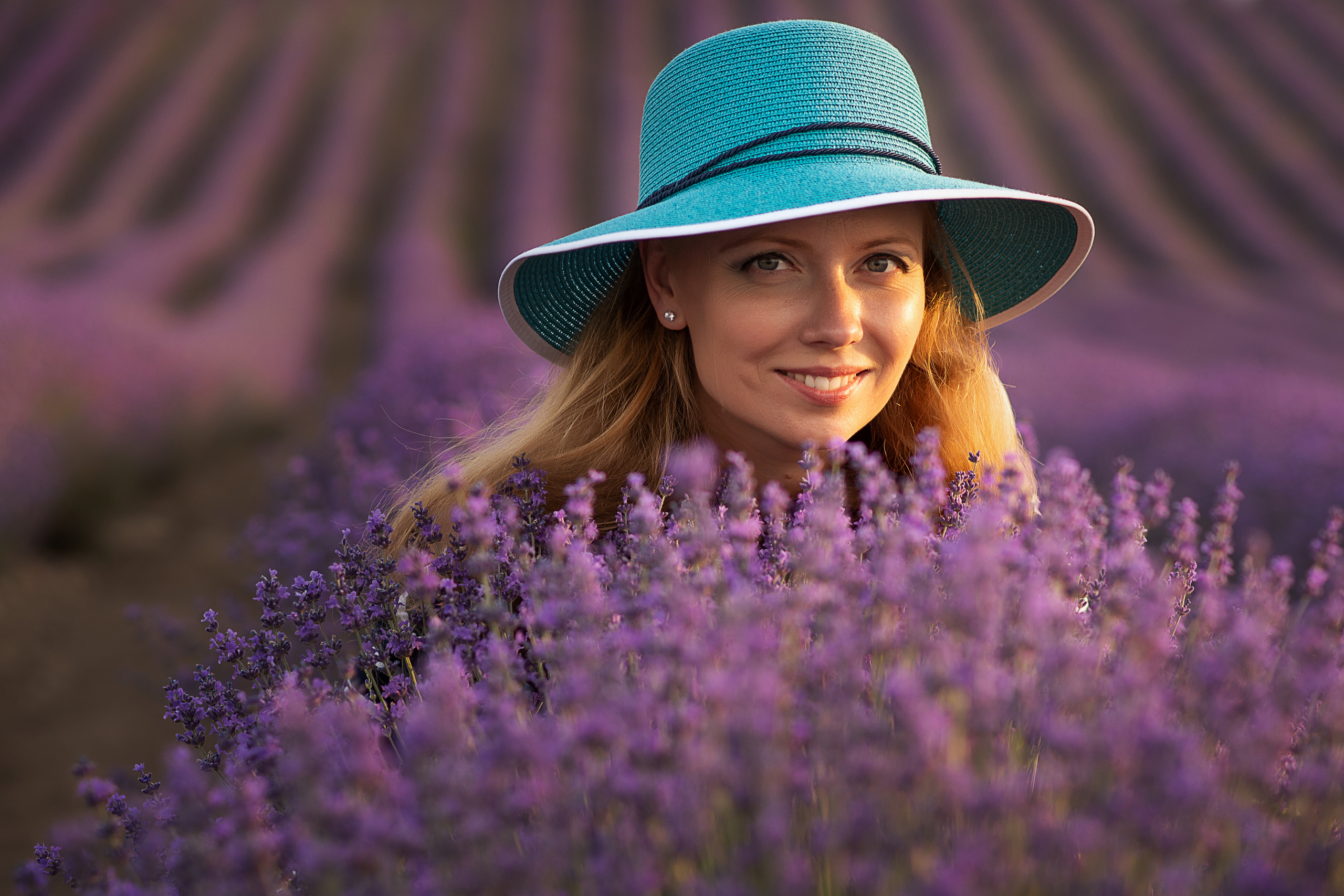 фотосессия в лаванде, лавандовое поле Тургеневка, лавандовое поле Крым,  фотосессия в лавандовом поле, фотограф в лаванду, фотосессия в лаванде цена, фотосессия в лаанде стоимость