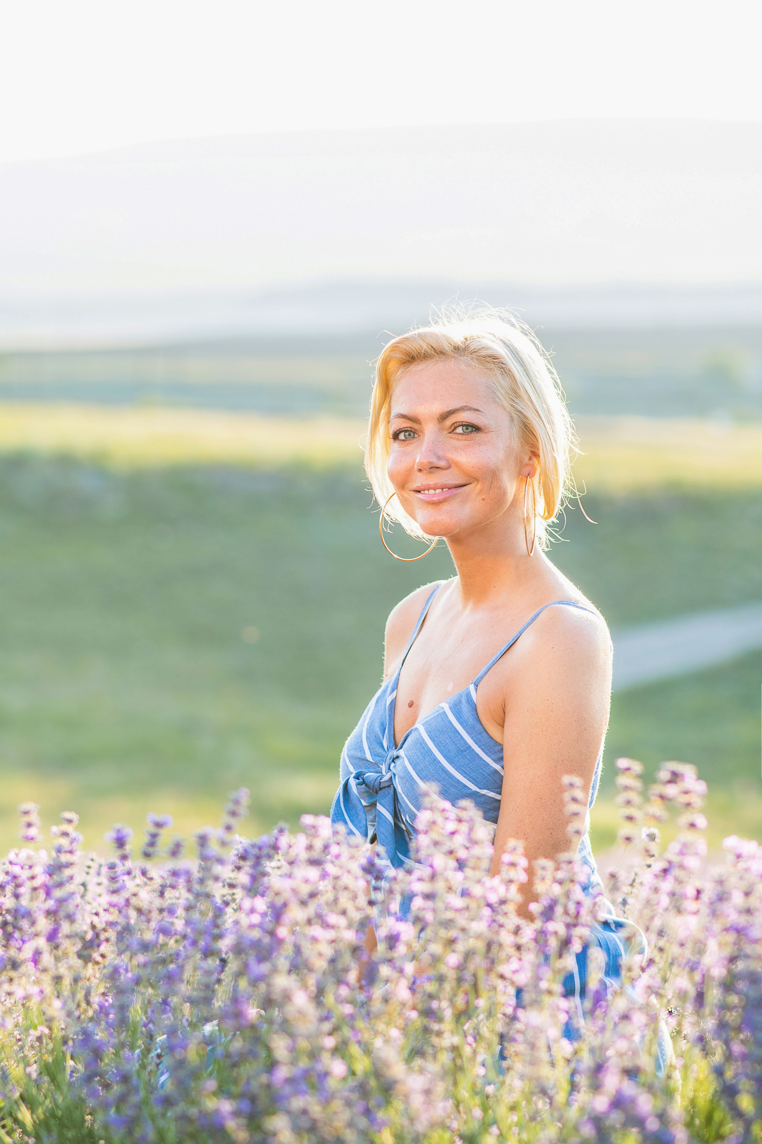 фотосессия в лаванде Крым, фотосессия в лавандовом поле Крым, Фотограф в лаванду Севастополь, лавандовое поле Крым