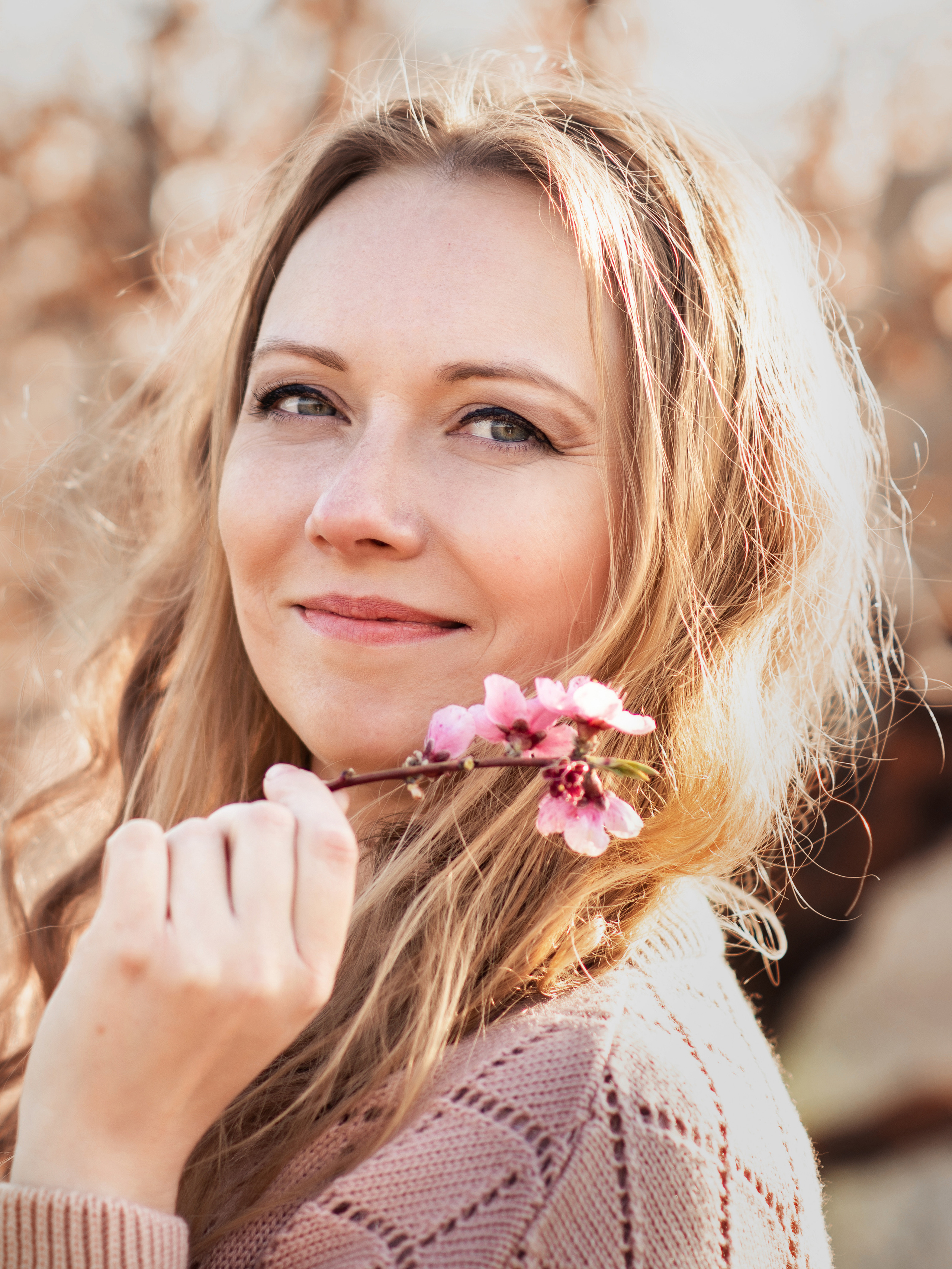 фотосессия в цветущих садах, фотограф Севастополь,  фотограф в Севастополе,  фотосессия в цветущих персиках,  фотосессия в персиковых садах, весенняя фотосессия, персиковый сад Севастополь,  персиковые сады Севастополь