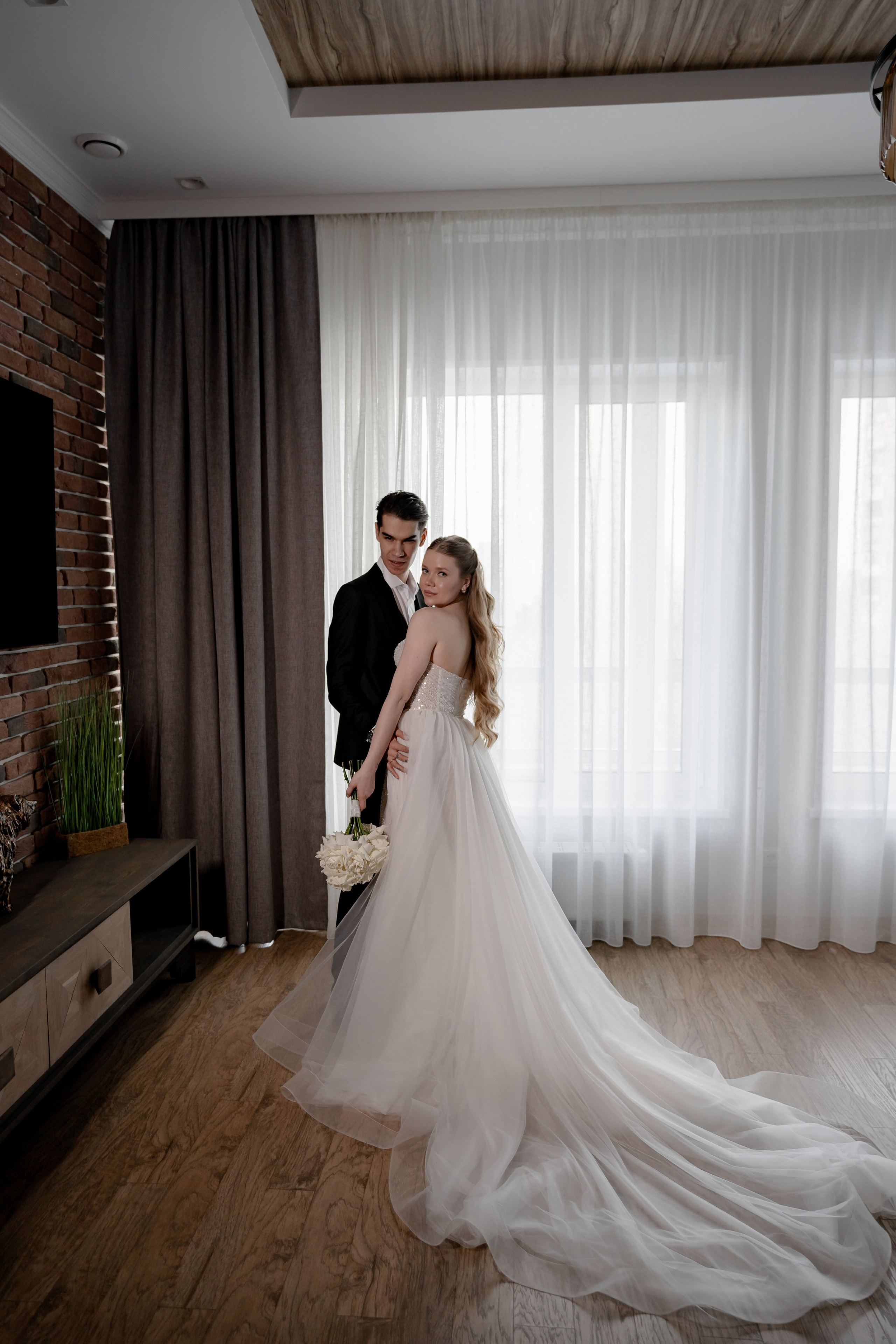 СВАДЕБНАЯ СЬЕМКА СБОРОВ В ОТЕЛЕ И ВЫЕЗД НА ЦЕРЕМОНИЮ (СНЯТО В СИБИРЕ В НИЖНЕВАРТОВСКЕ). Профессиональный фотограф, Санкт-Петербург — Виктория Богомолова