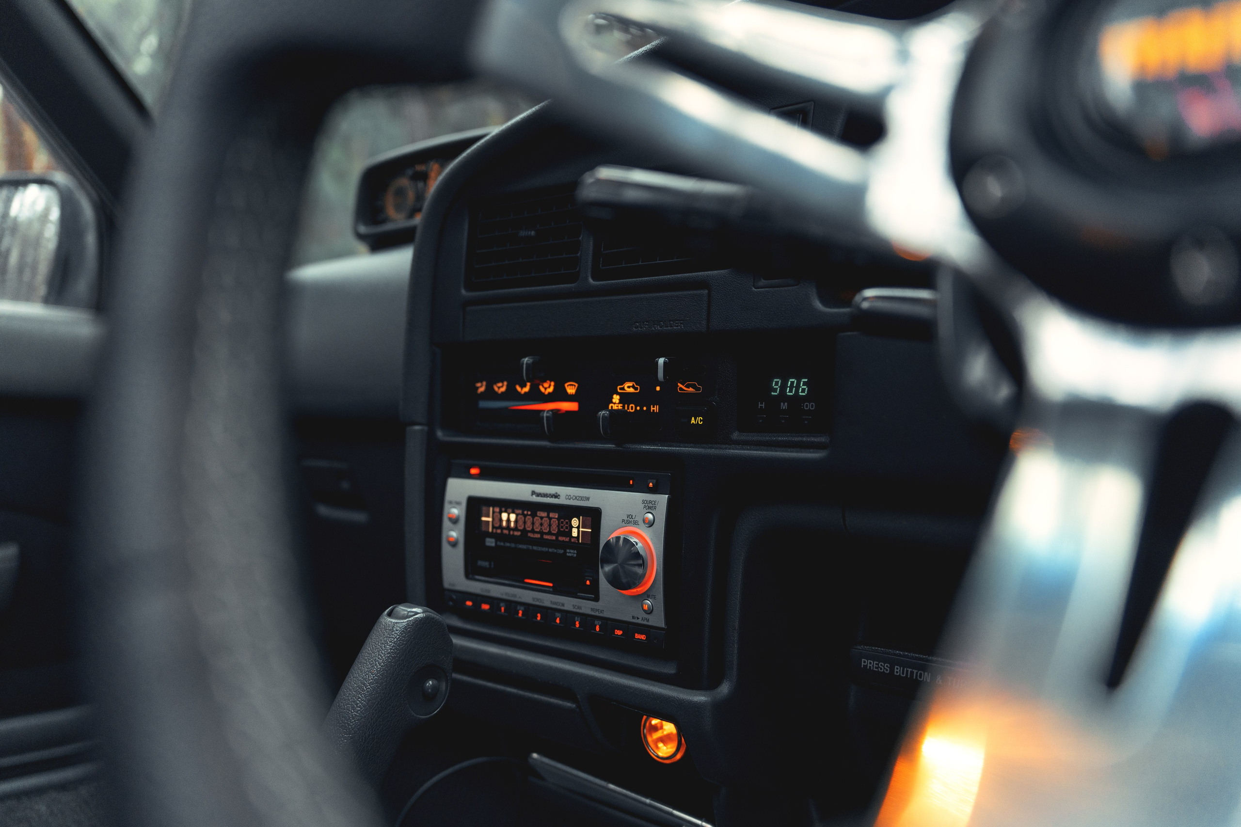 Фотографии TOYOTA HILUX SURF 1992