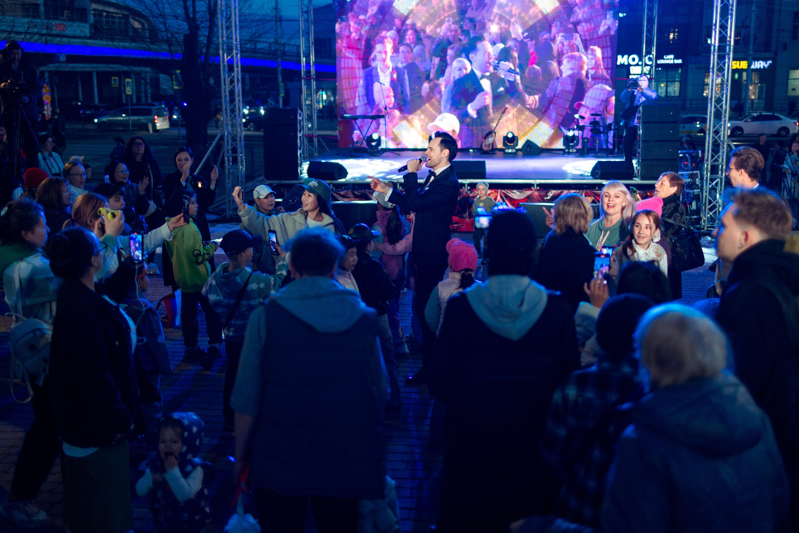 Концерт приуроченный к празднованию 80 лет победл. Свадебный и семейный фотограф в Улан-Удэ