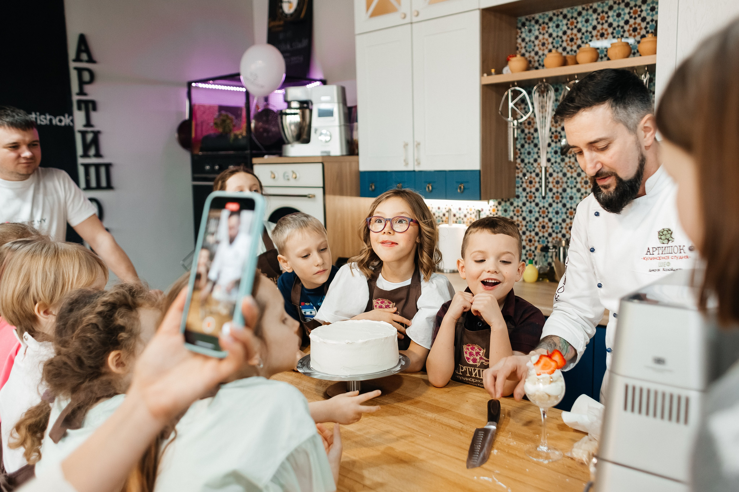 Детский мастер-класс в «АРТиШОК». Фотограф Кемерово | Сергей