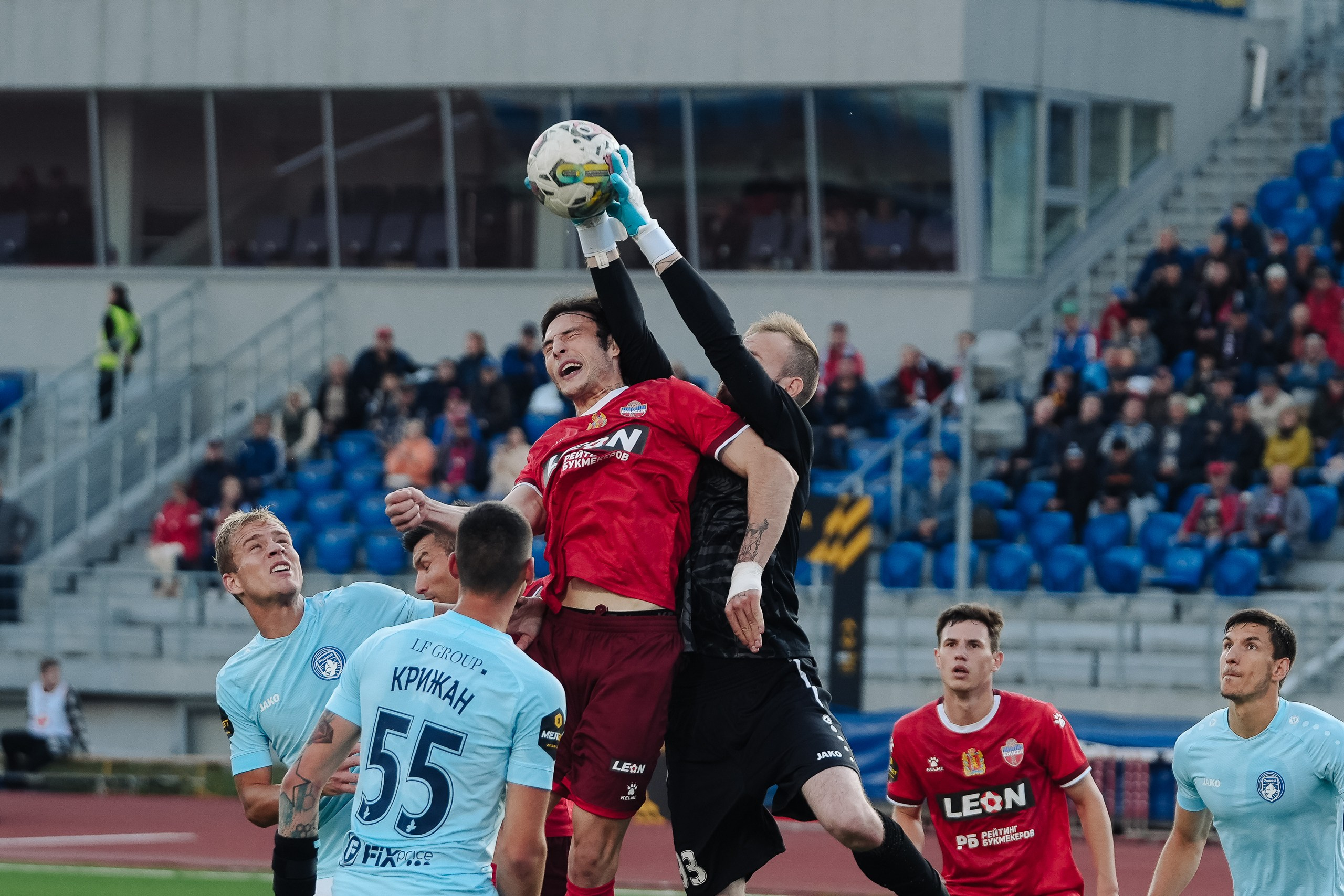 Футбол. Репортажный фотограф Красноярск Алекс Чампакхам