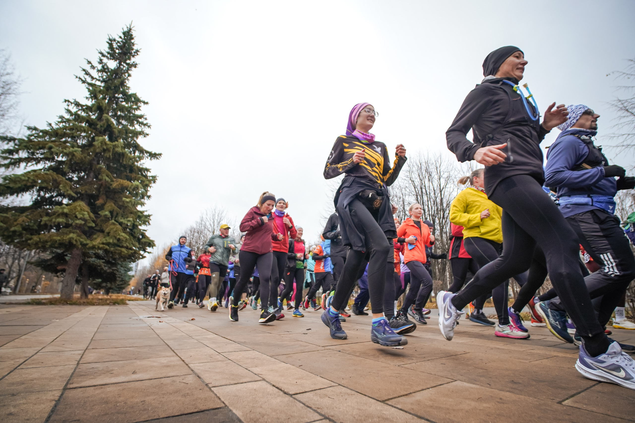 #марафонудома #яuzarun 2024 2-я петля, группа 6:30. Роман Капилюшов. Бег. Фото. Видео. г. Люберцы