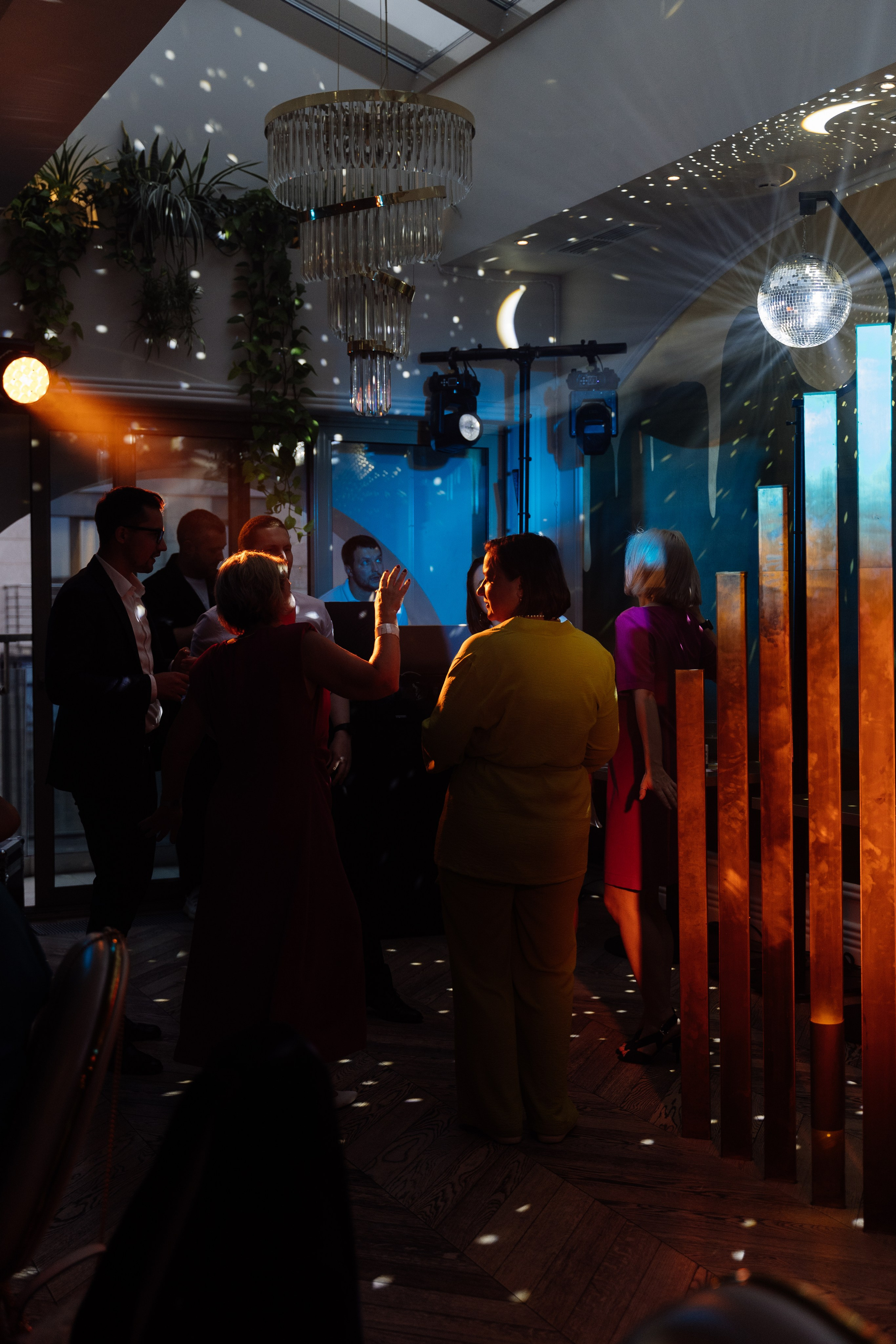 Свадьба на крыше Петербурга. Свадебный фотограф организатор в Санкт-Петербурге Ассоль Опарина