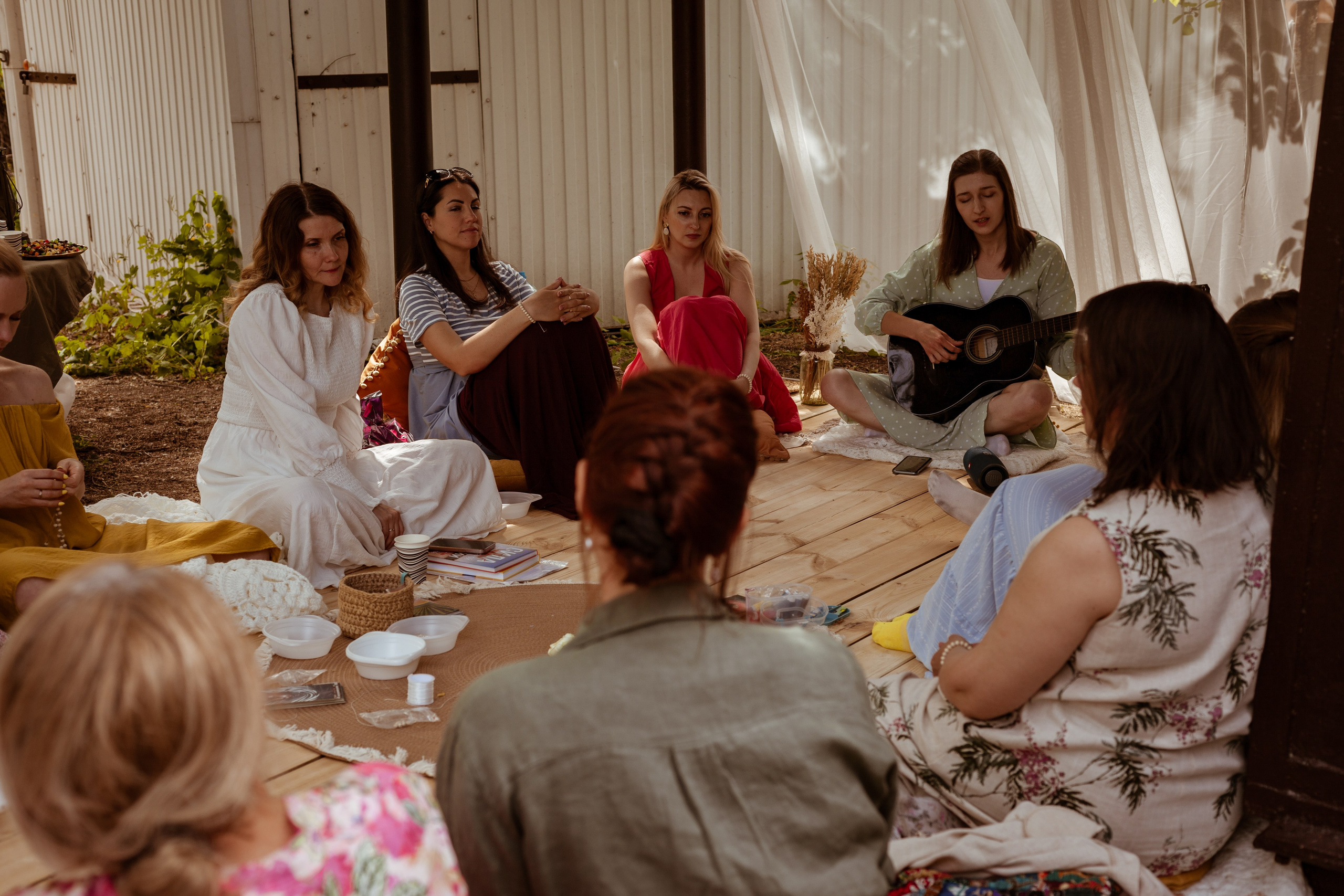 Уютный женский круг. Фотограф Старый Оскол Мавлыга Мария