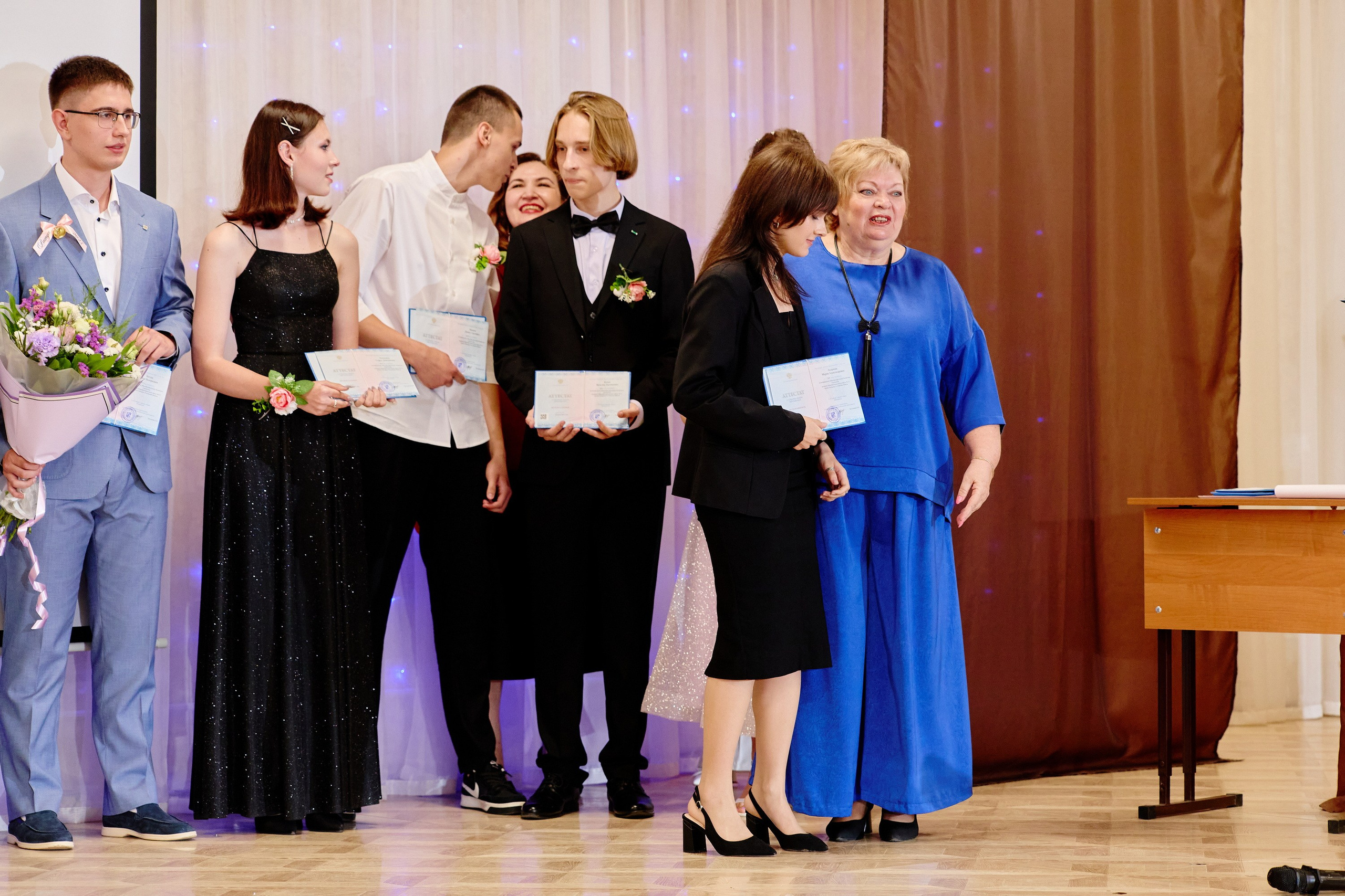 Выпускной 35 Сош. Фотограф Выпускные альбомы Таганрог Сергей Коробченко