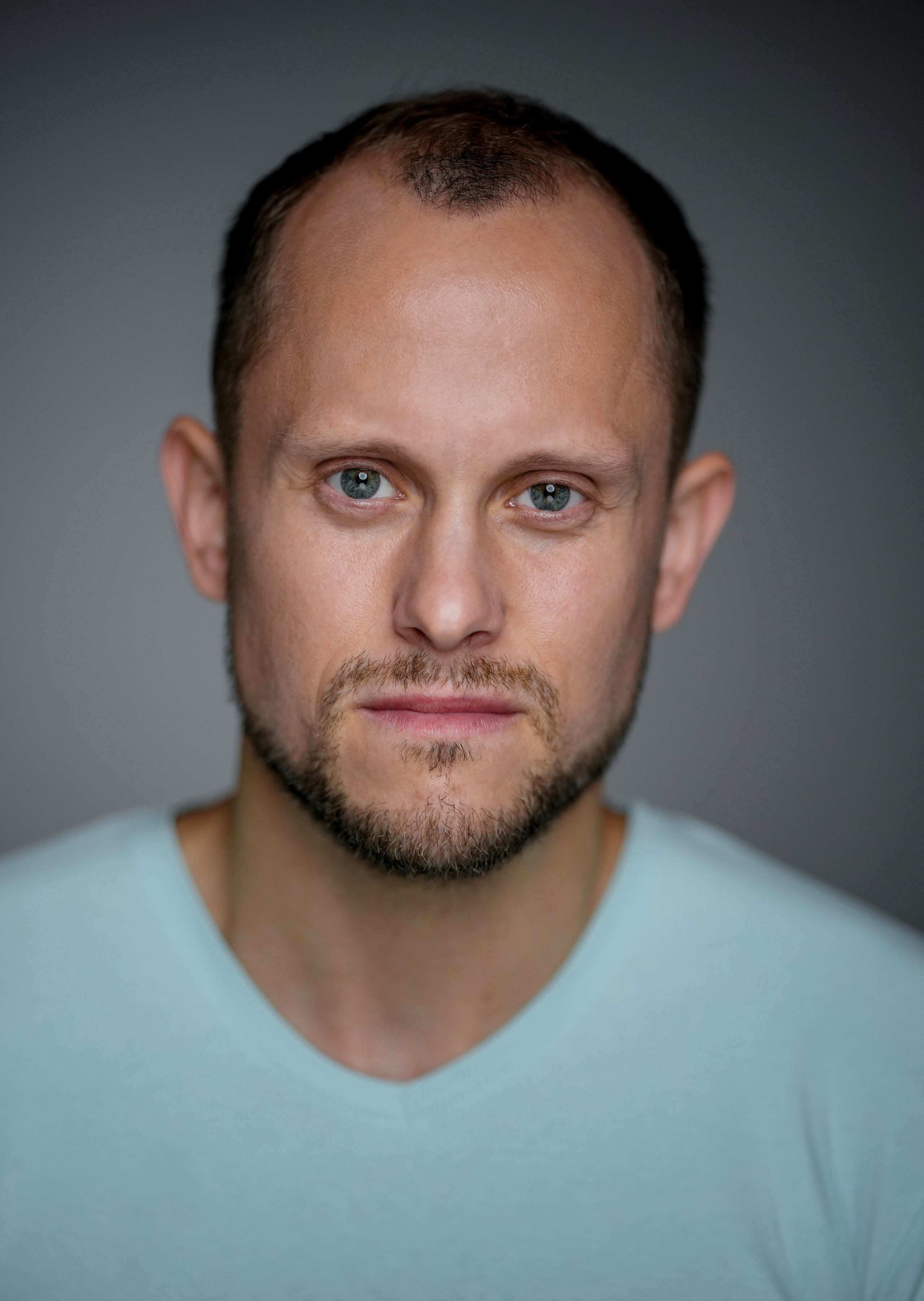 Актёр Роман Якимчук. Портретная съемка в Москве, студийный фотограф Игорь Фомин