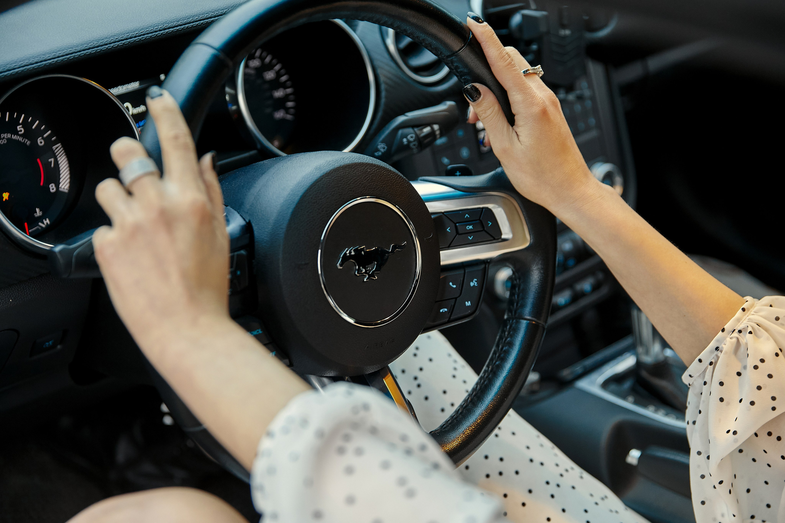 Фотосессия в центре Петербурга в белые ночи. Рекламный фотограф Санкт-Петербург Катерина Мишкель