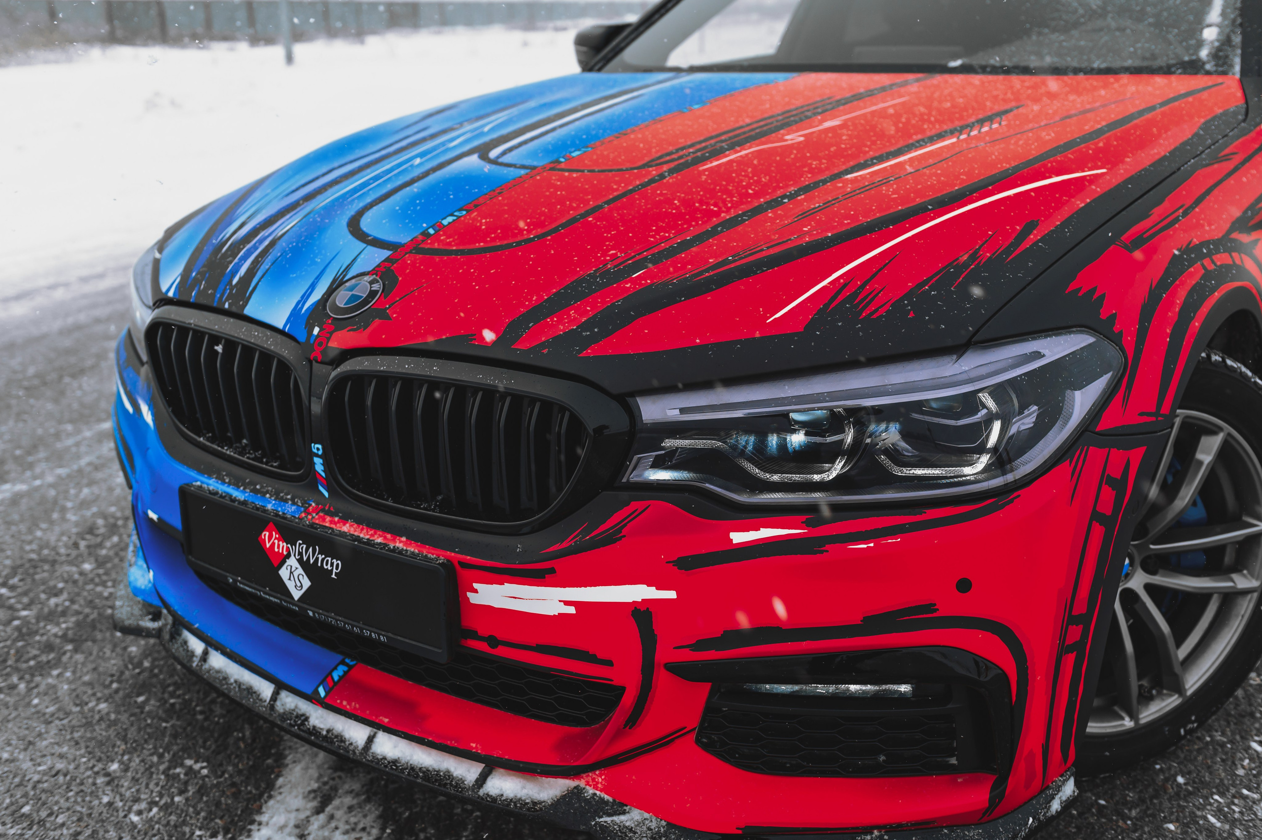 Винилография на BMW 5 G20. Студия дизайна и оклейки авто Barmaley Design