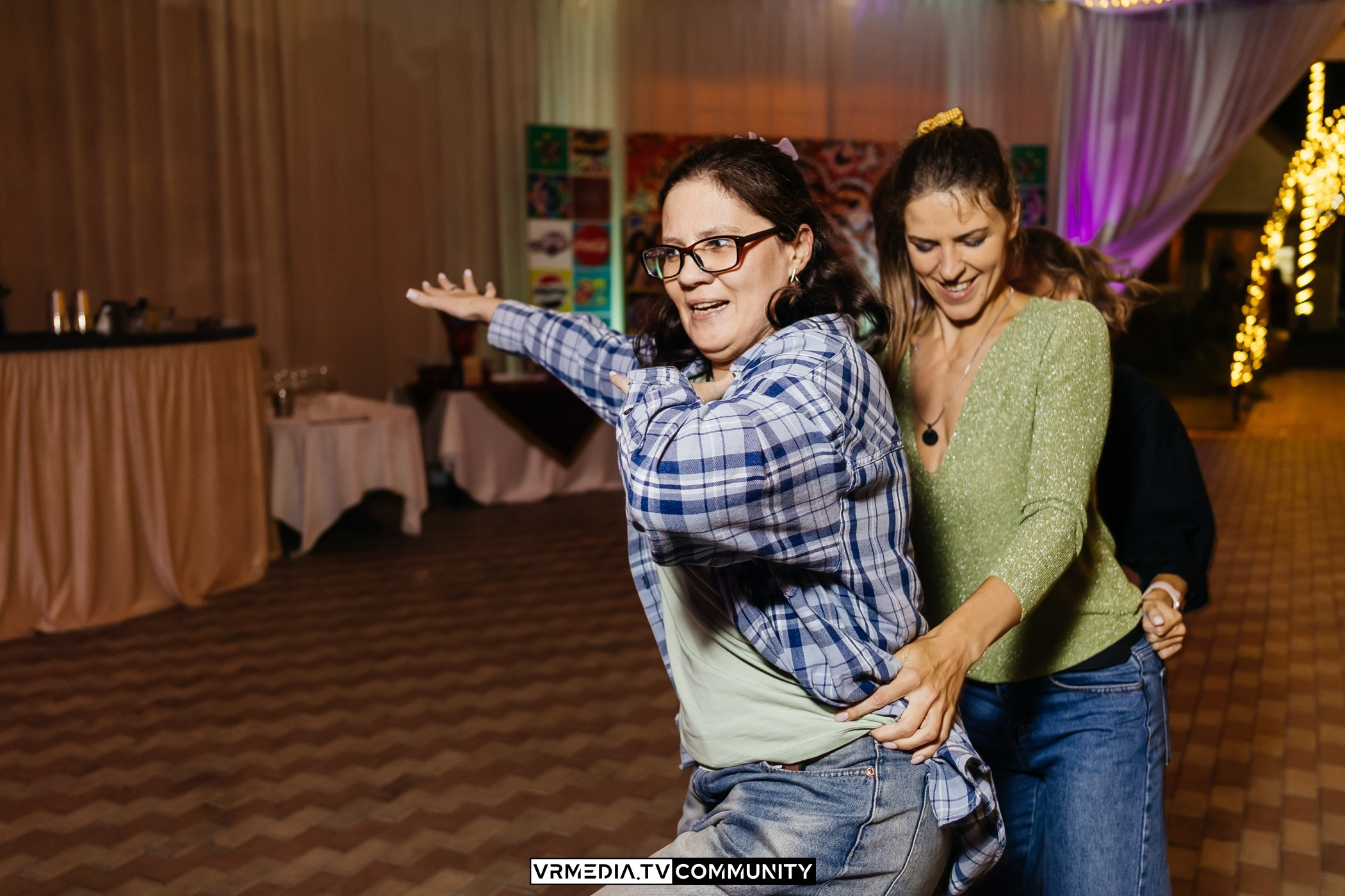 Ресторан «Империя»: Вечеринка 90-х