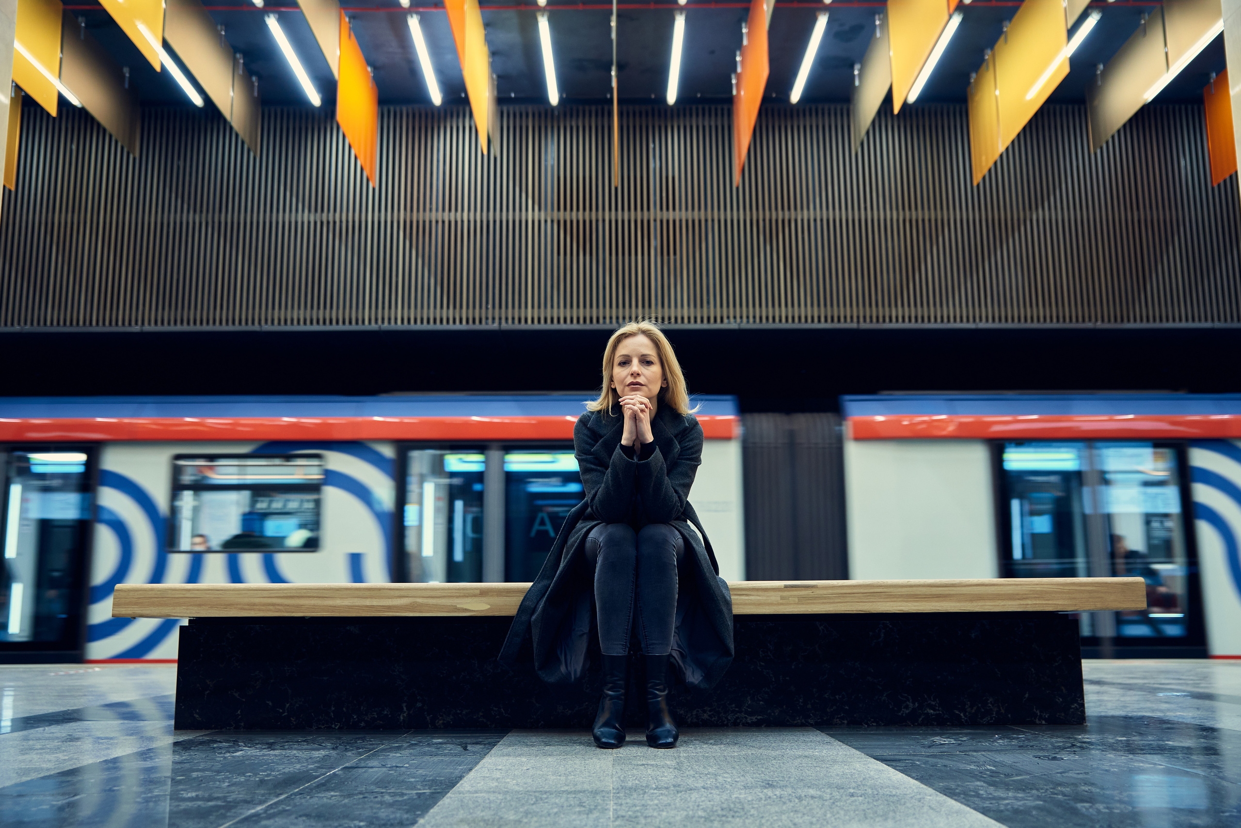 Виктория и метро. Фотограф Егорьевск Коломна Воскресенск