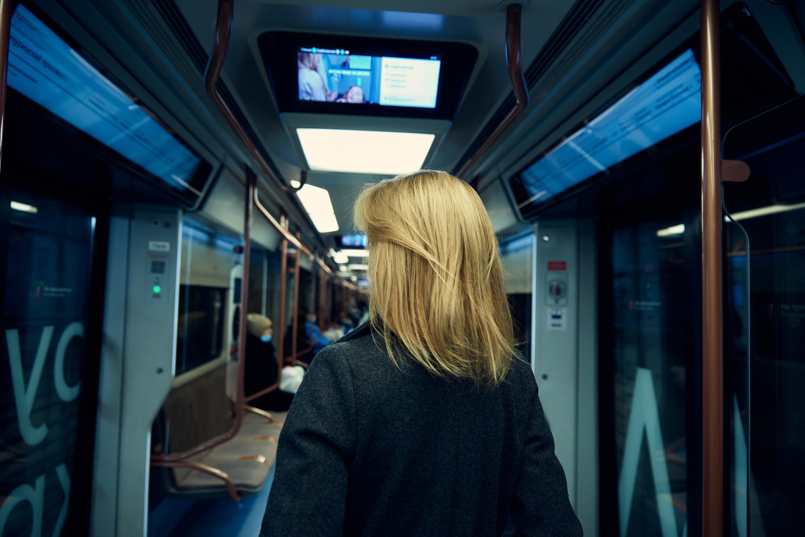 Виктория и метро. Фотограф Егорьевск Коломна Воскресенск