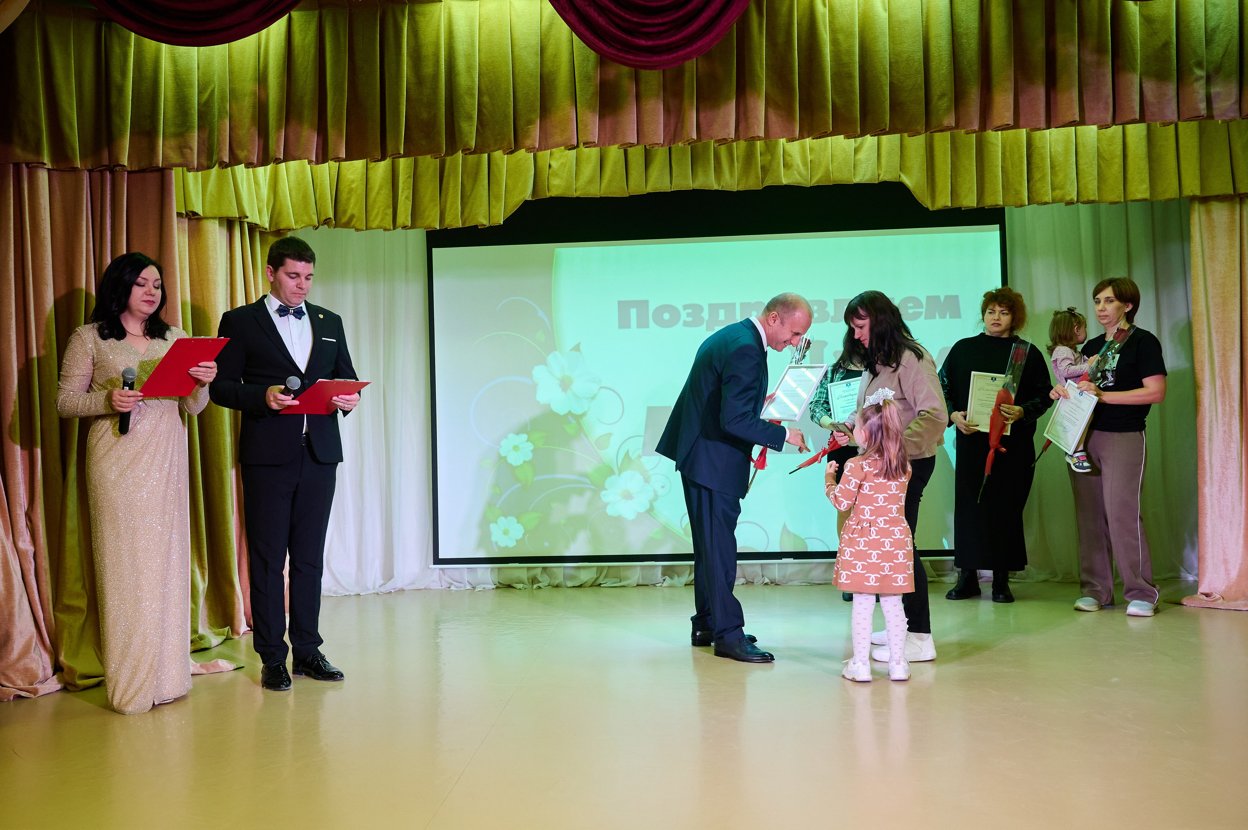 День матери Виноградный. Жизнь курорта Кабардинка в фотографиях