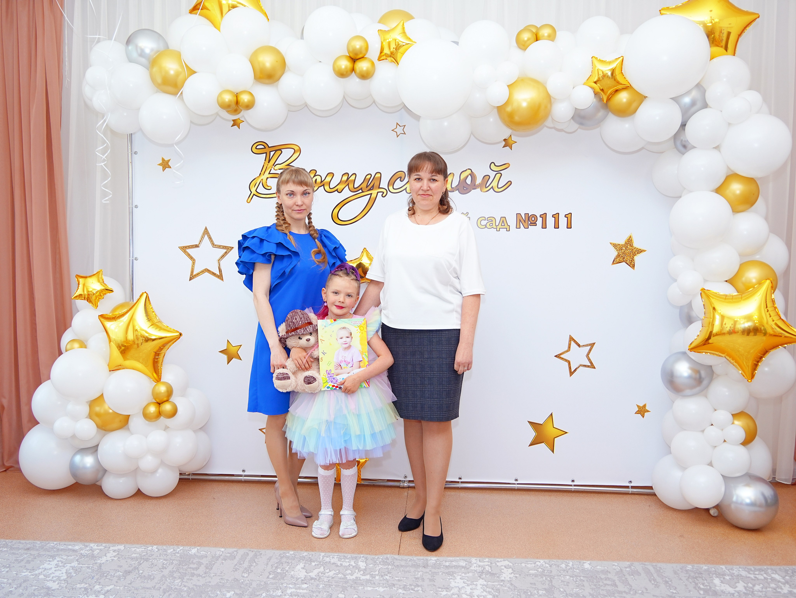 Фотосъемка видеосъёмка фотограф видеооператор новогодних утренников  в. Фотограф, видеооператор Нина Коршунова