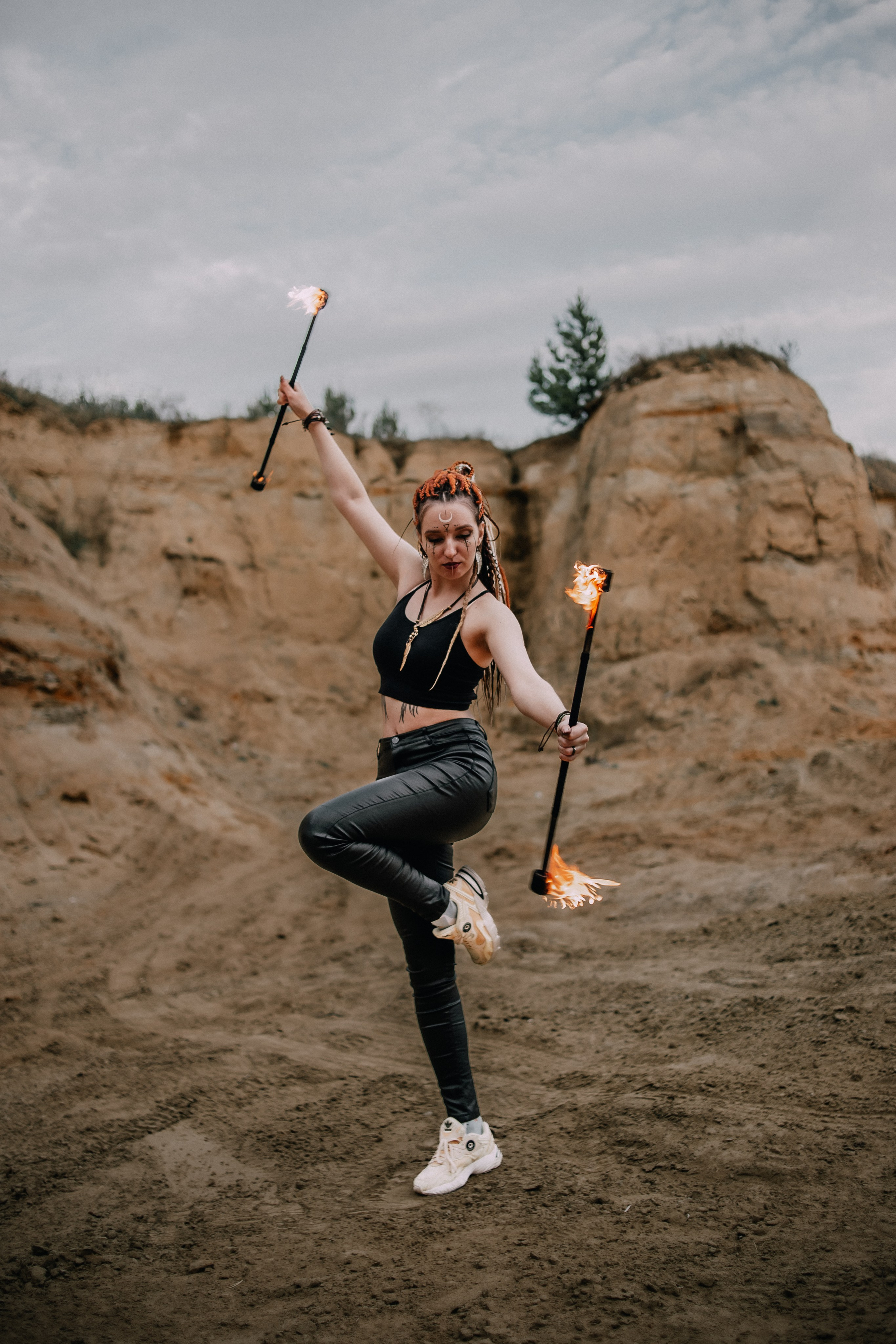 Марина. Фотосессия с фаерами. Фотограф Регина Крикунова г. Красноярск