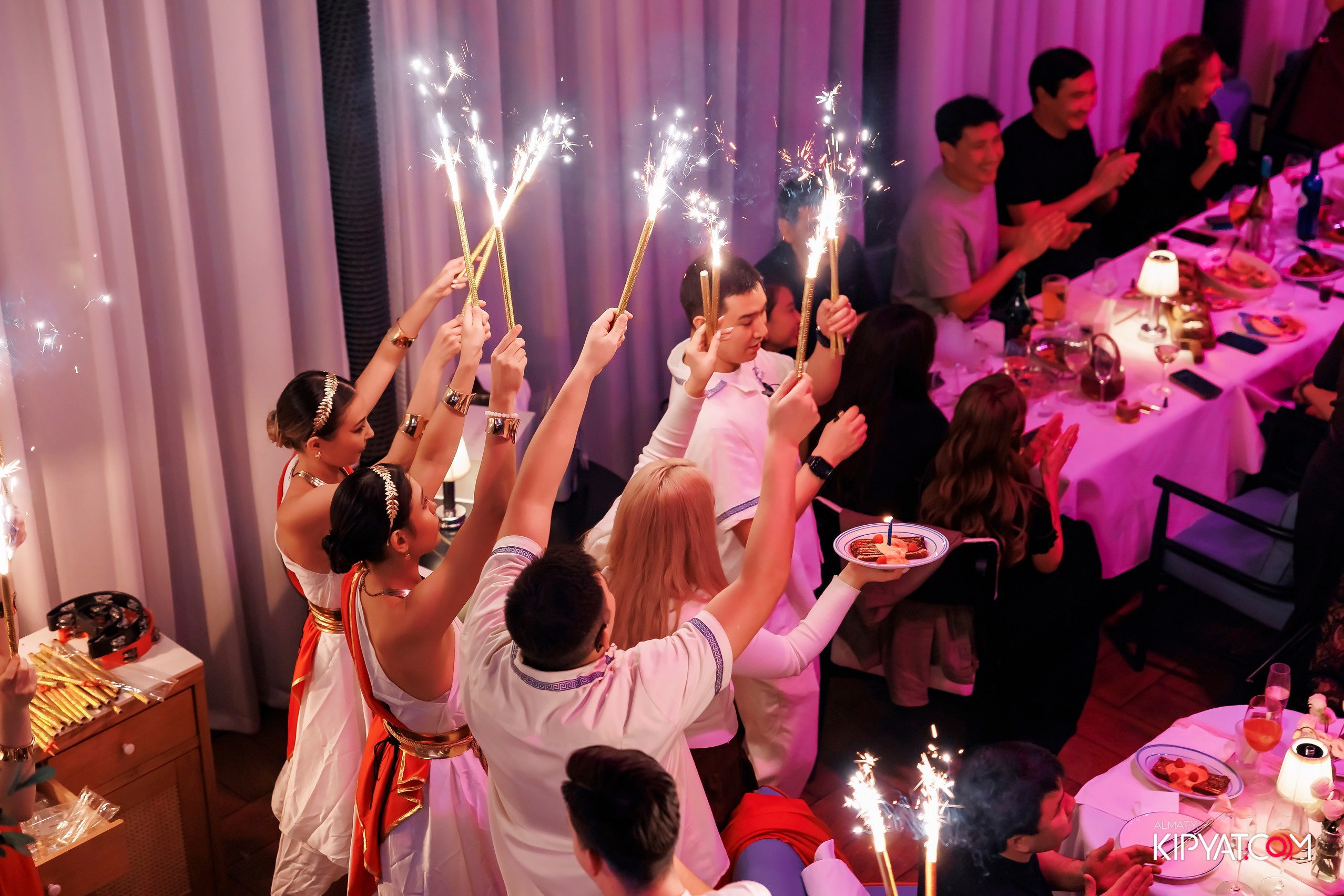 AIZA BAR — ТЕХНИЧЕСКОЕ ОТКРЫТИЕ. КИПЯТКОМ АЛМАТЫ! Фотосъемка мероприятий в Алматы