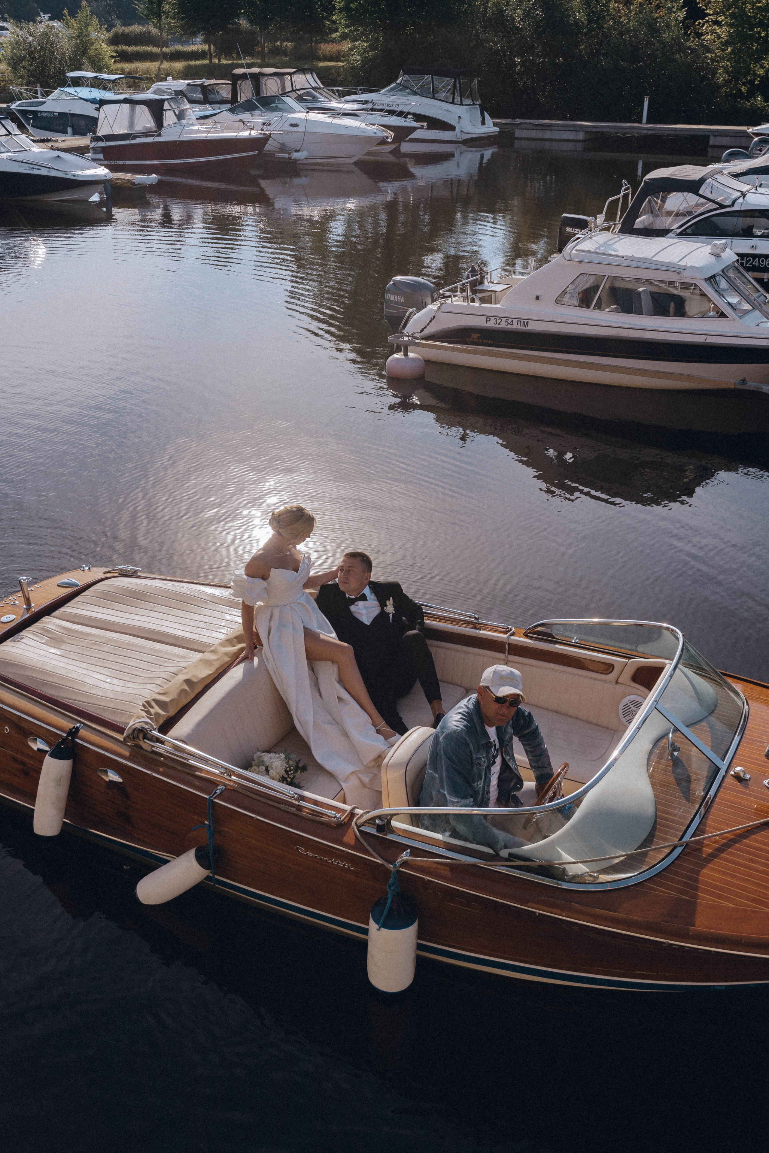 СВАДЕНБНАЯ СЬЕМКА НА КАТЕРЕ ПО КАНАЛАМ САНКТ-ПЕТЕРБУРГА И В АКВАТОРИИ НЕВЫ. Профессиональный фотограф, Санкт-Петербург — Виктория Богомолова