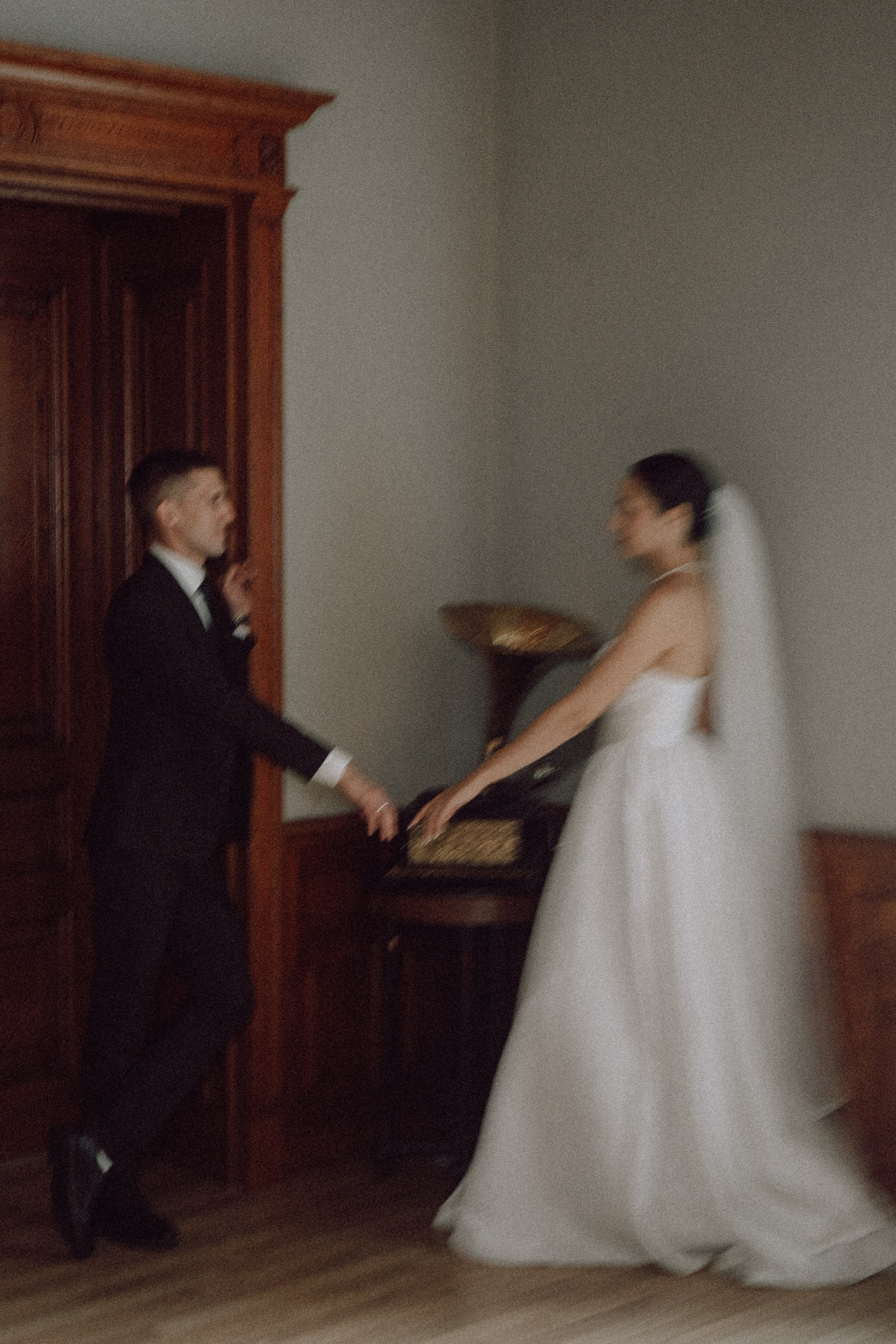 СВАДЕБНАЯ ПРОГУЛКА В САНТК-ПЕТЕРБУРГЕ (ИСАКИЕВСКИЙ СОБОР, ЗИМНЯЯ КАНАВКА, ЭРМИТАЖ И БОЛЬШАЯ МОРСКАЯ УЛИЦА). Профессиональный фотограф, Санкт-Петербург — Виктория Богомолова