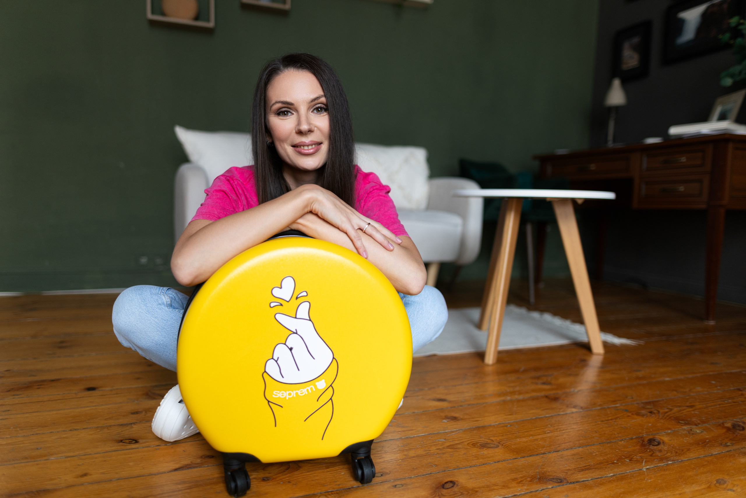 Контент съемка в студии с интерьером с Оксаной — специалиста по грудному вскармливанию для контента. Дмитрий Шульгин, портретный фотограф в Воронеже