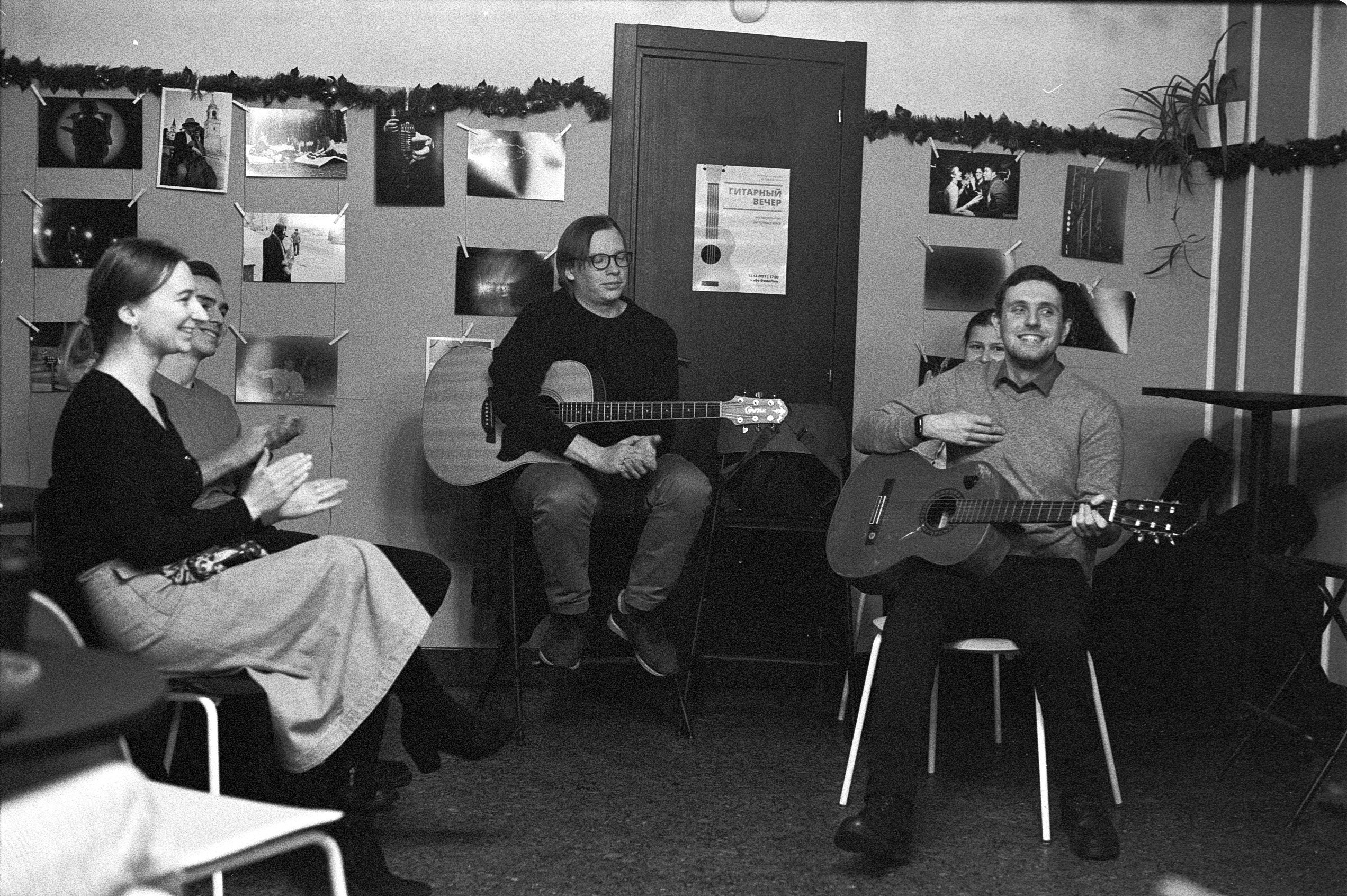 12.12.2021 // Гитара и фотография. Фотовыставки serebro.gallery, в которых автором можешь стать ты! | Москва