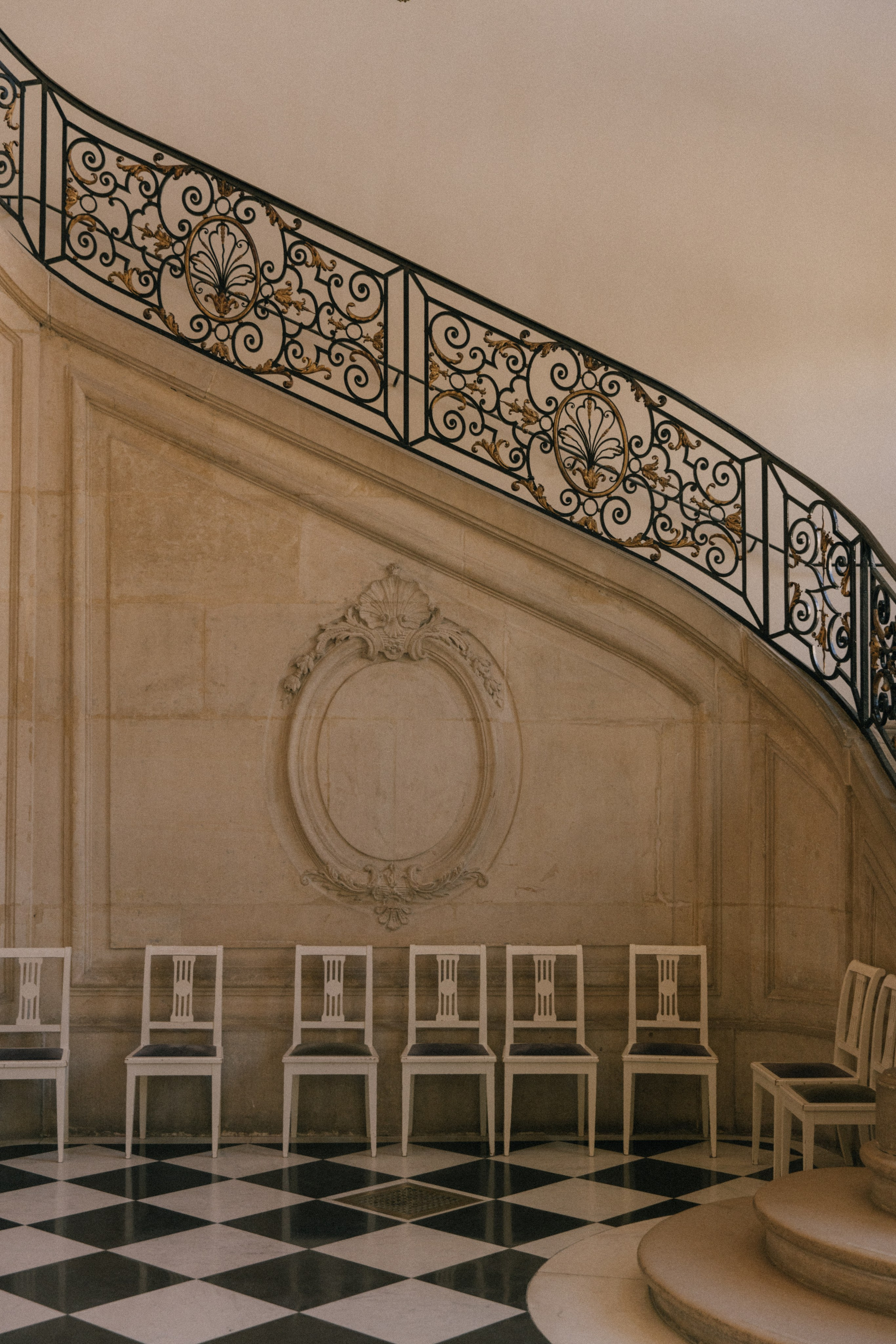 Love is a masterpiece. Photographer in Paris