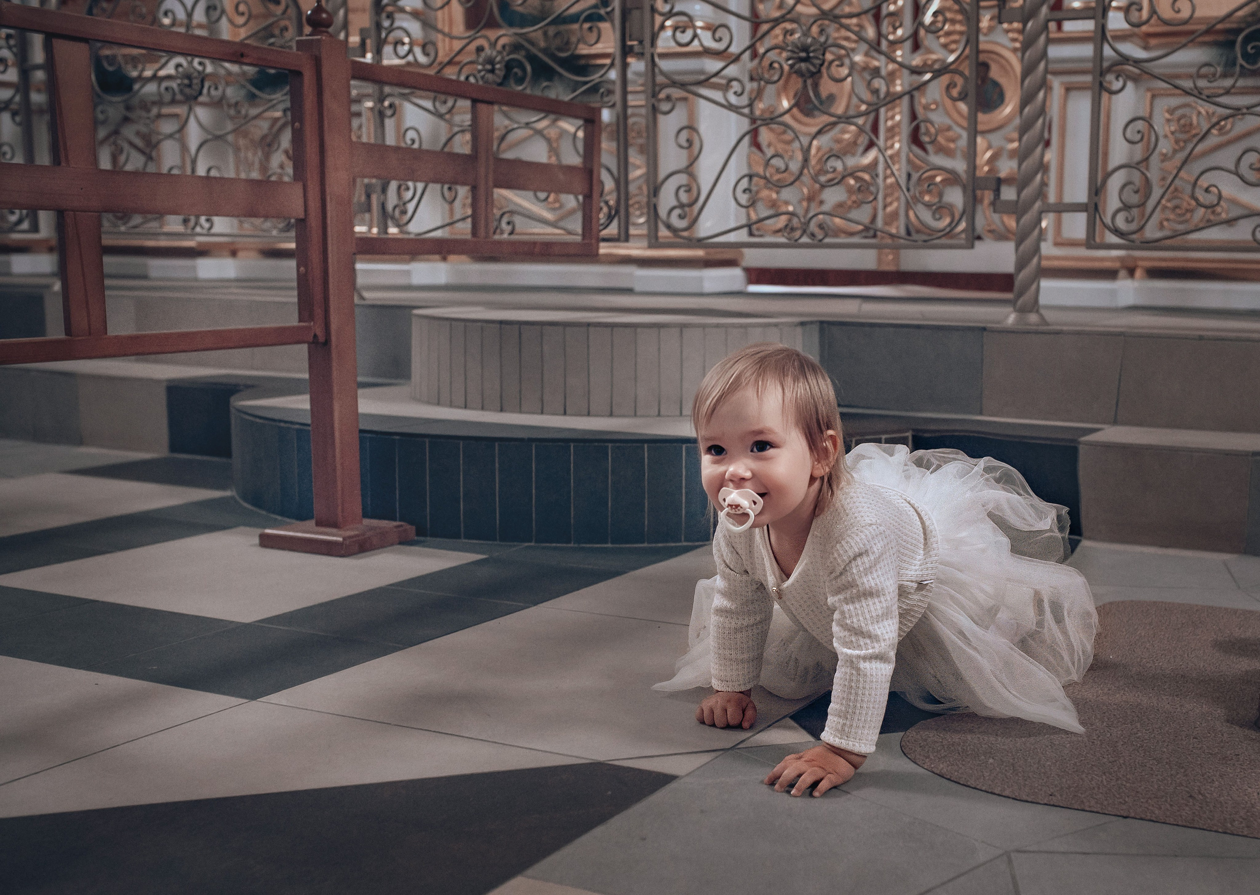 Крещение Мирославы в храме Феодора Тирона. Фотографы крещения/венчания  Красноярск Татьяна и Вячеслав Переваловы