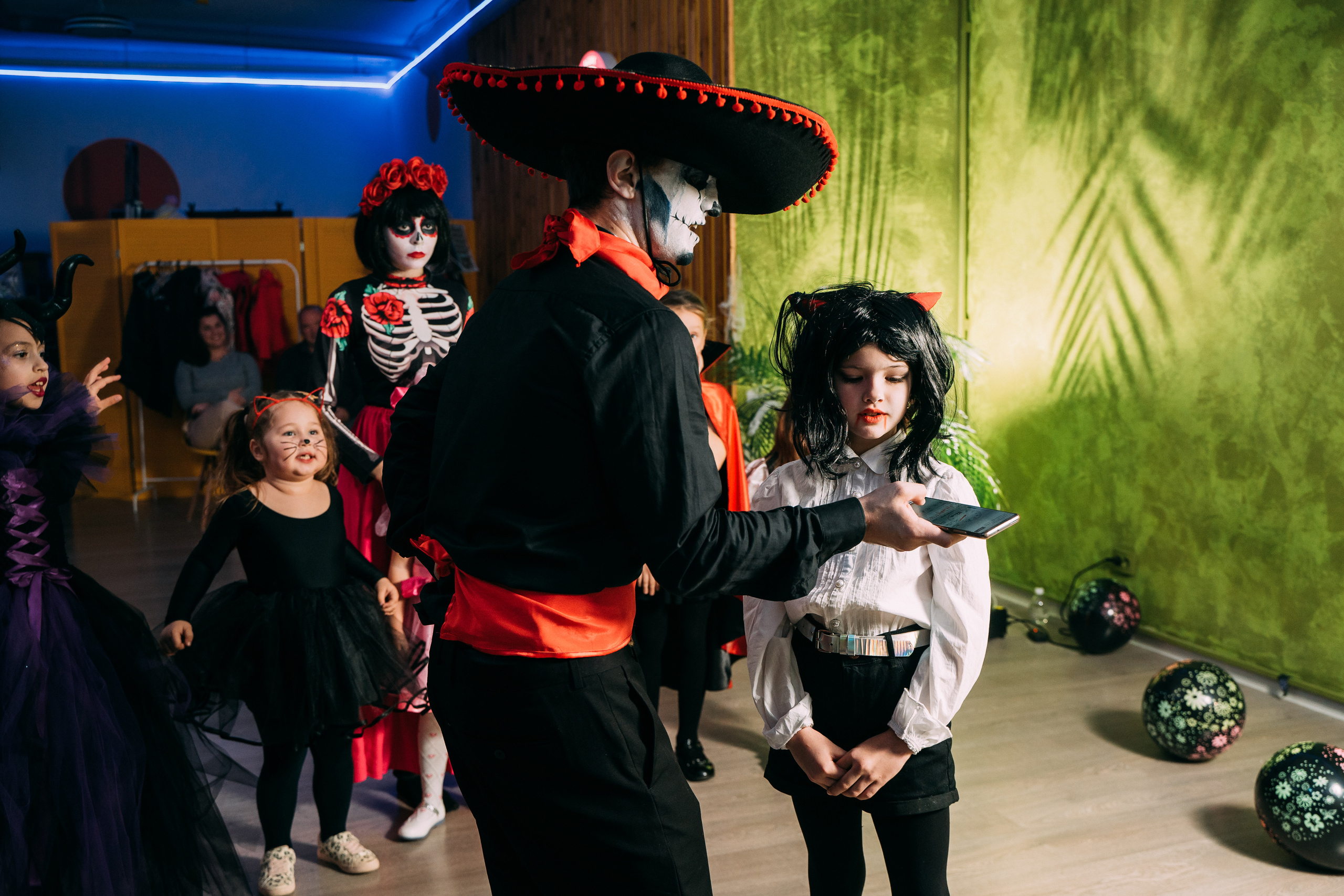 Вечеринка Хэллоуин в студии Green Family. Свадебный фотограф Кирилл Зейналов, Туапсе