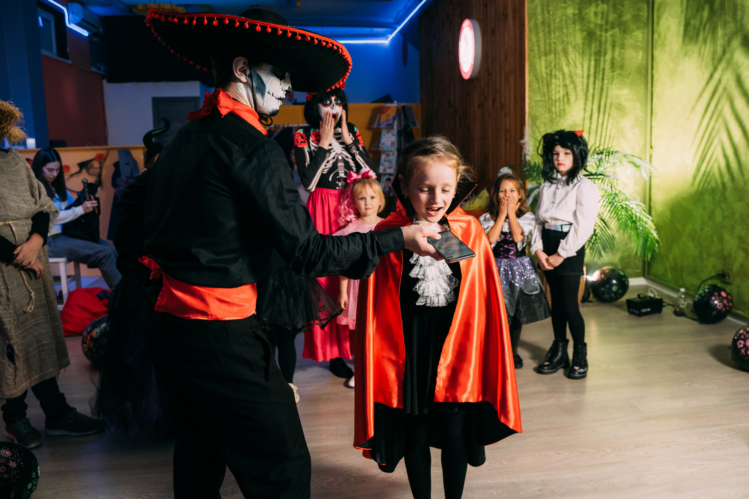 Вечеринка Хэллоуин в студии Green Family. Свадебный фотограф Кирилл Зейналов, Туапсе